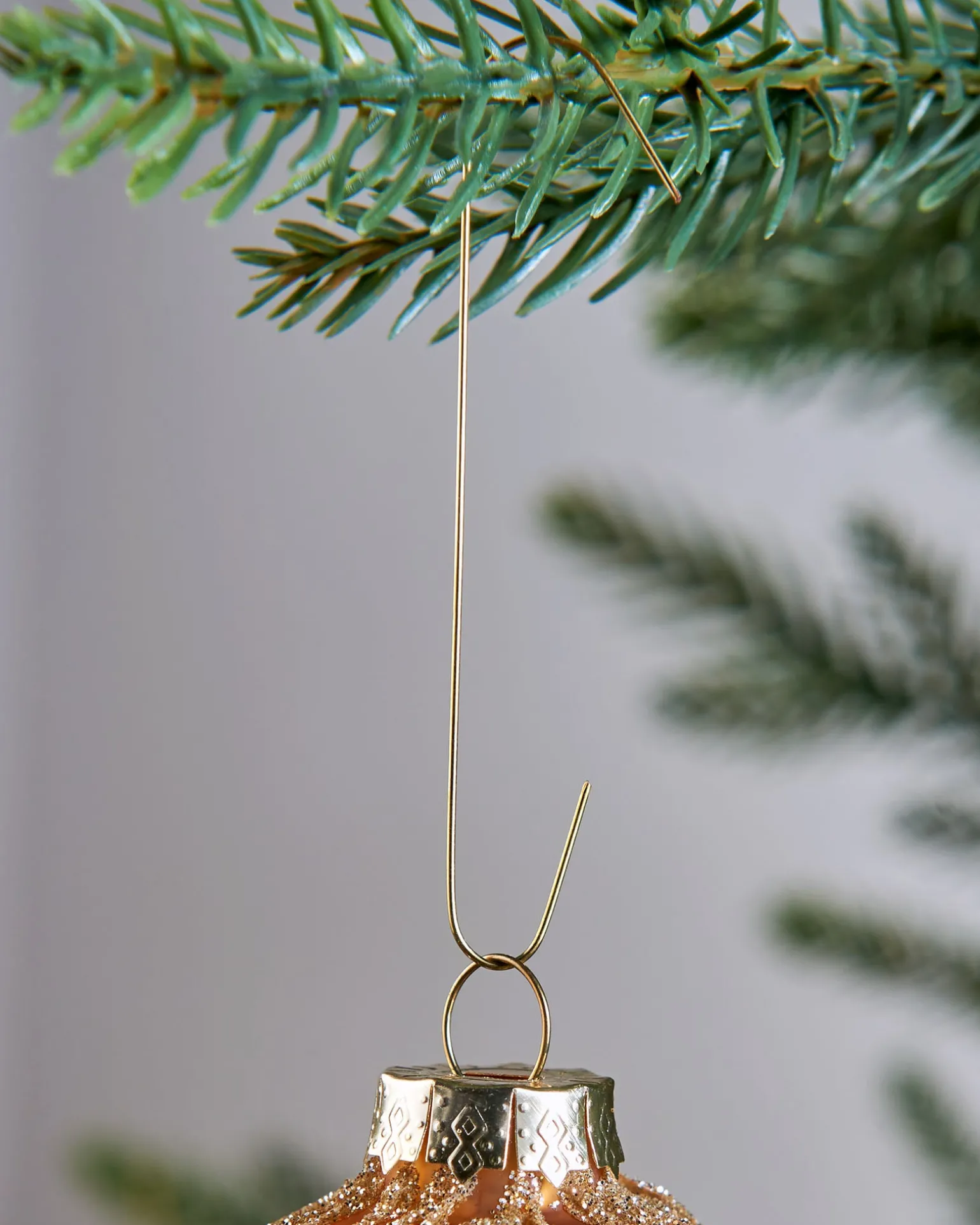 WeRChristmas Bauble Ornament Hooks, Gold, Pack Of 100^ Bauble Hooks