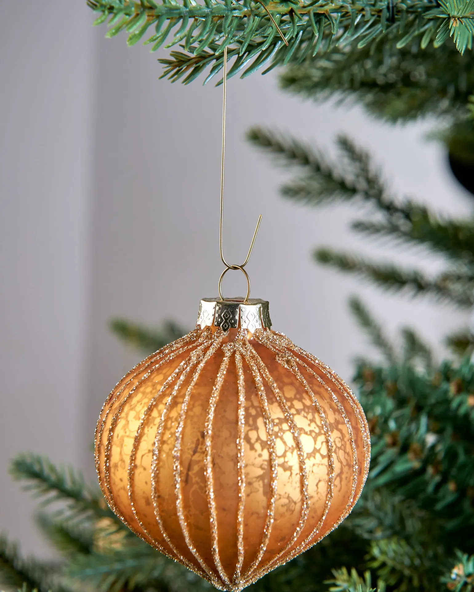 WeRChristmas Bauble Ornament Hooks, Gold, Pack Of 100^ Bauble Hooks