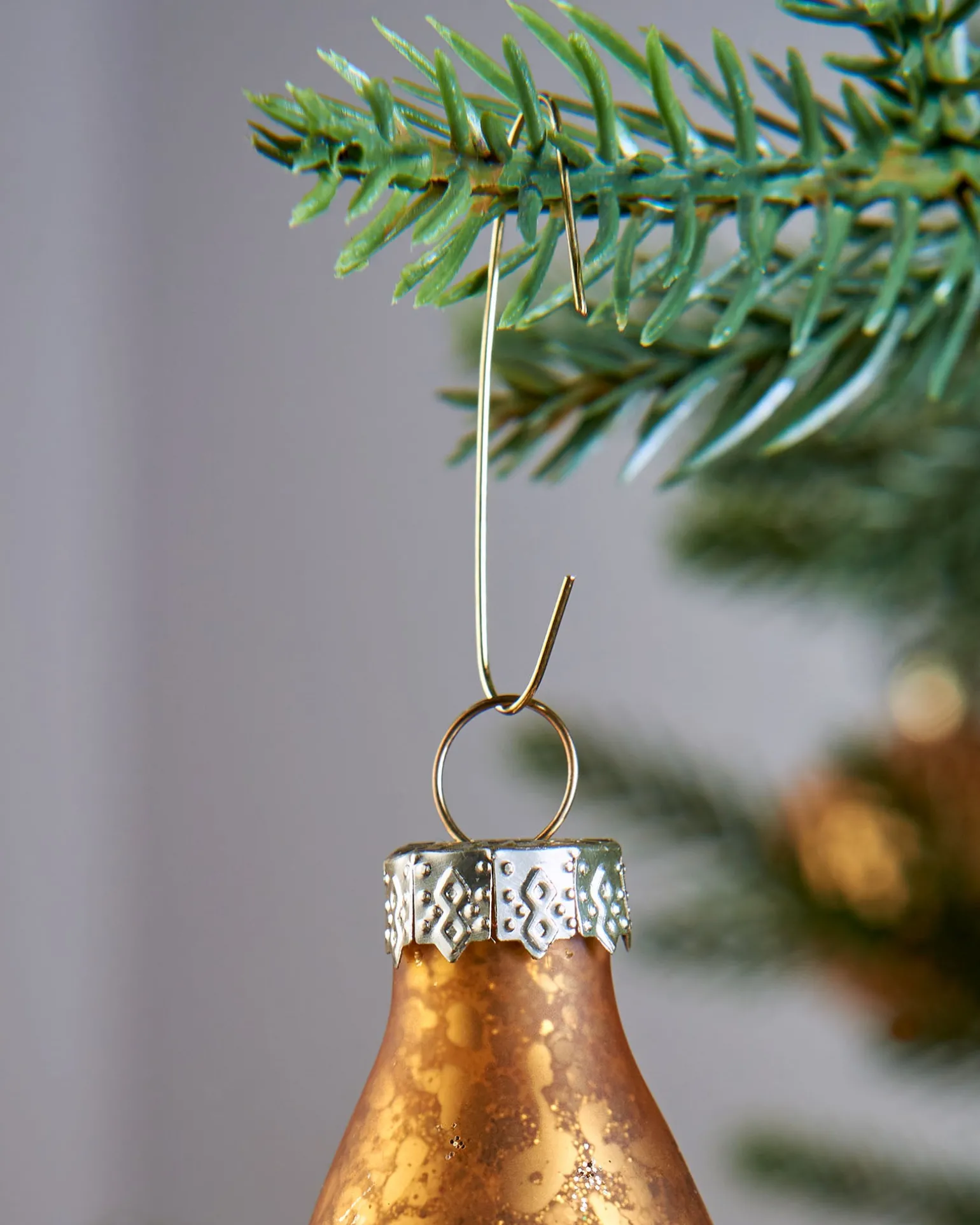 WeRChristmas Bauble Ornament Hooks, Gold, Pack Of 150^ Bauble Hooks