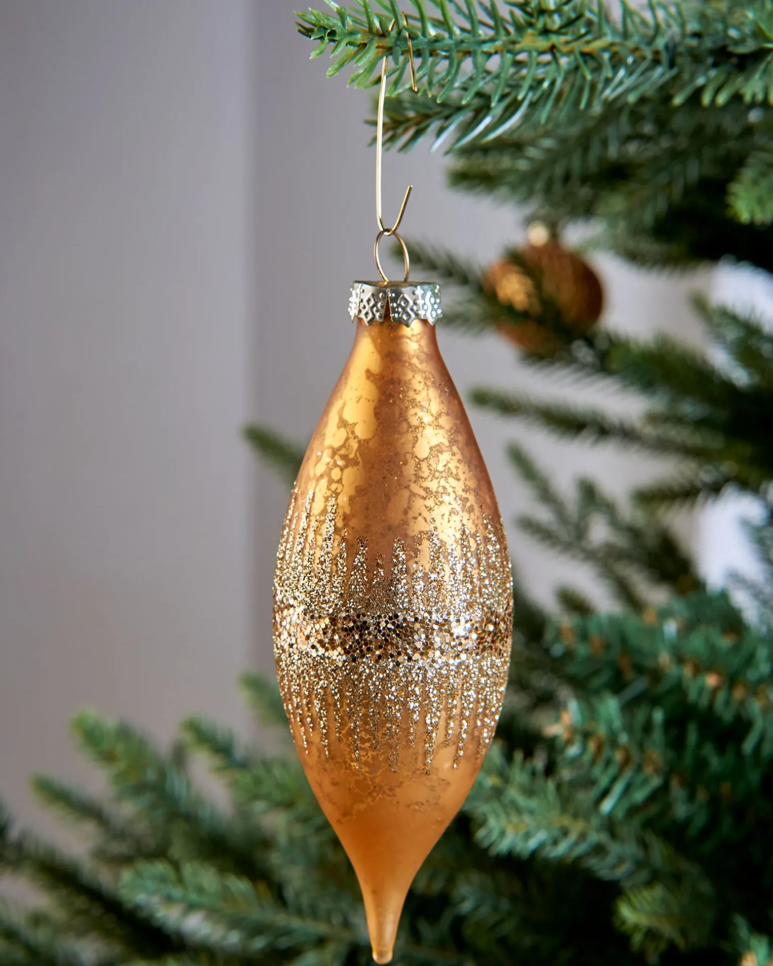 WeRChristmas Bauble Ornament Hooks, Gold, Pack Of 150^ Bauble Hooks