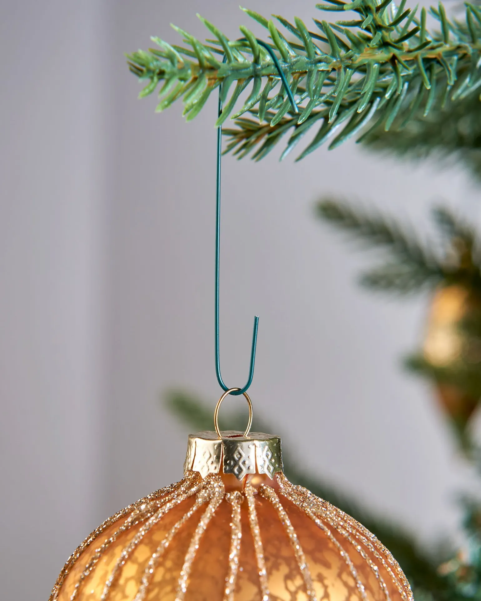 WeRChristmas Bauble Ornament Hooks, Green, Pack Of 100^ Bauble Hooks
