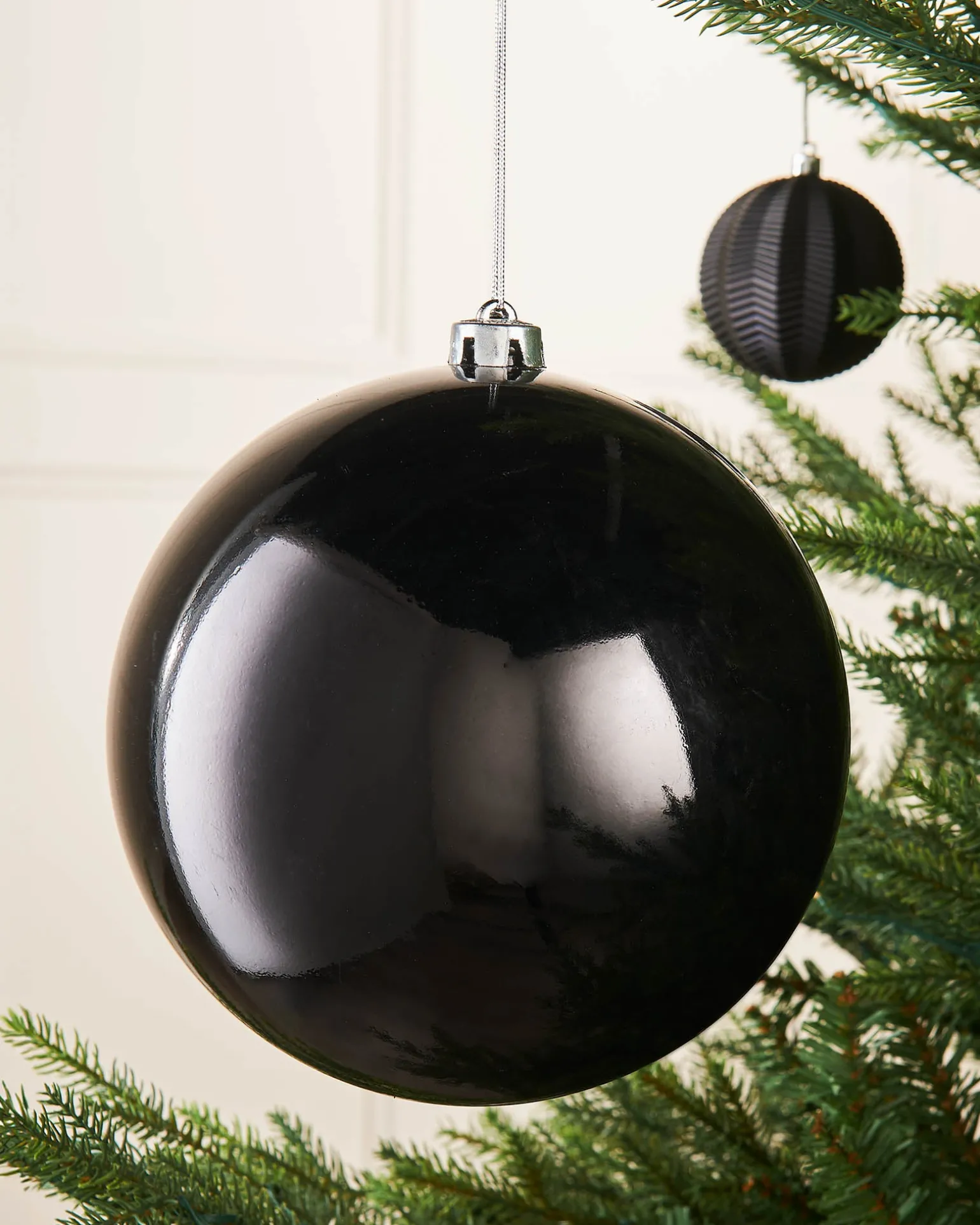 WeRChristmas Black Large Gloss Shatterproof Bauble, 20 Cm^ Oversized Baubles|Shatterproof Baubles