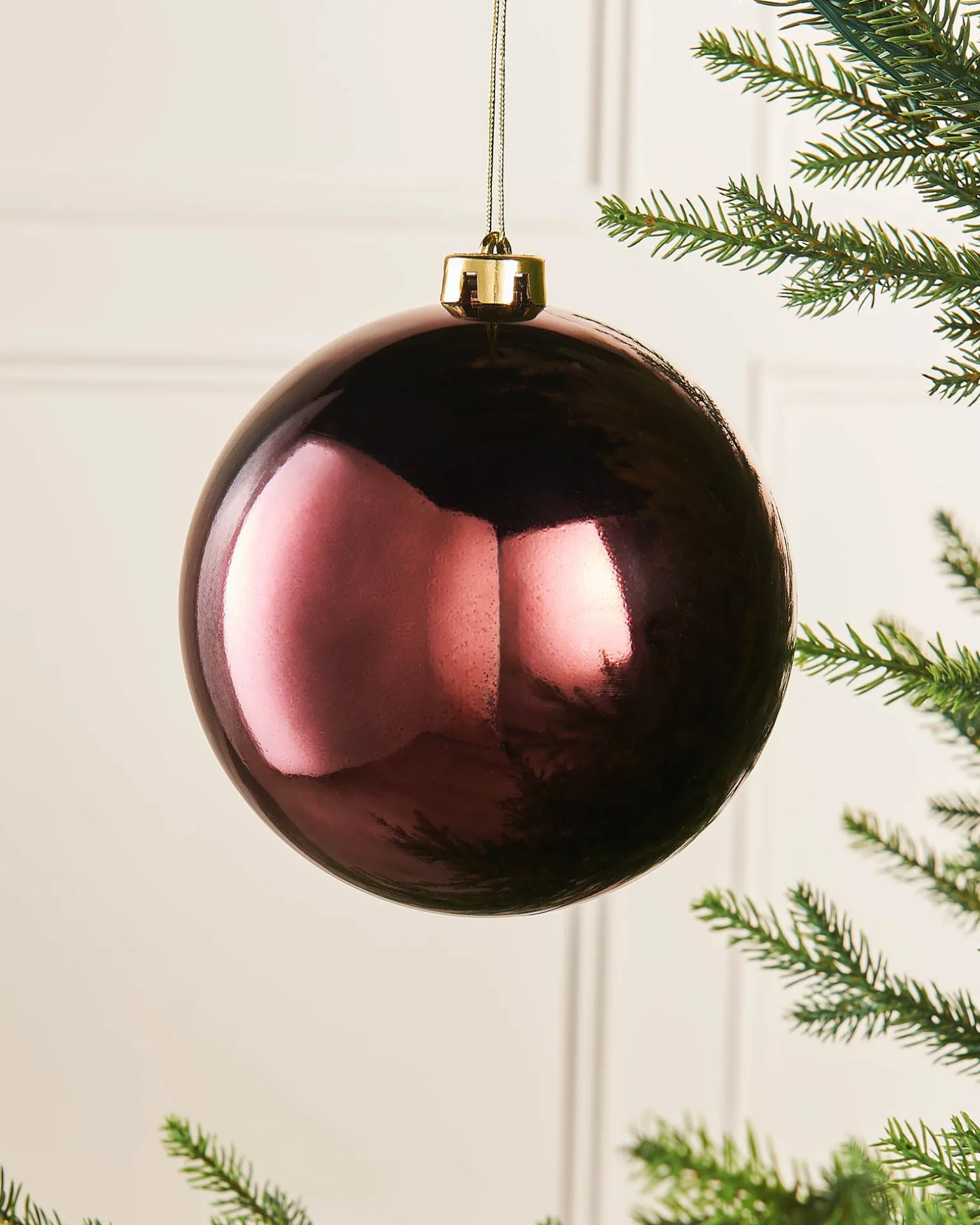 WeRChristmas Burgundy Large Gloss Shatterproof Bauble, 15 Cm^ Oversized Baubles|Shatterproof Baubles