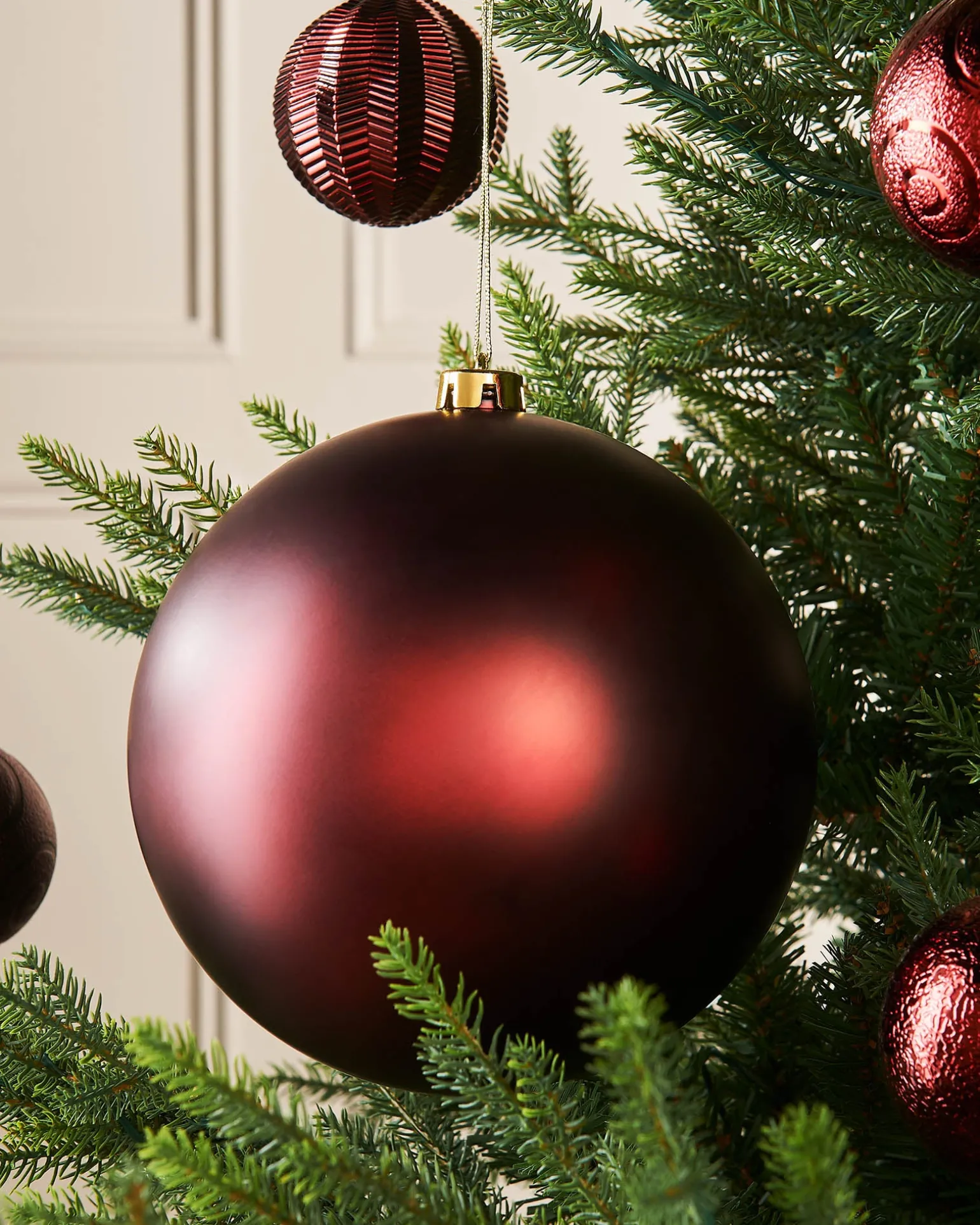 WeRChristmas Burgundy Large Matt Shatterproof Bauble, 20 Cm^ Oversized Baubles|Shatterproof Baubles