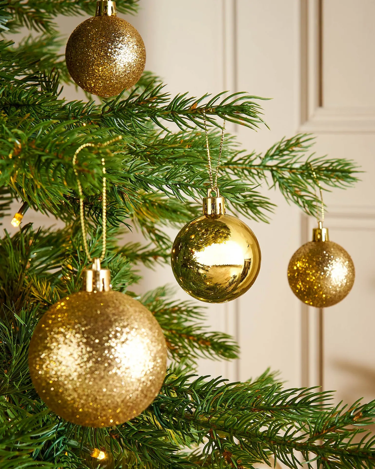 WeRChristmas Christmas Gold Shatterproof Bauble, 50 Pack^ Shatterproof Baubles