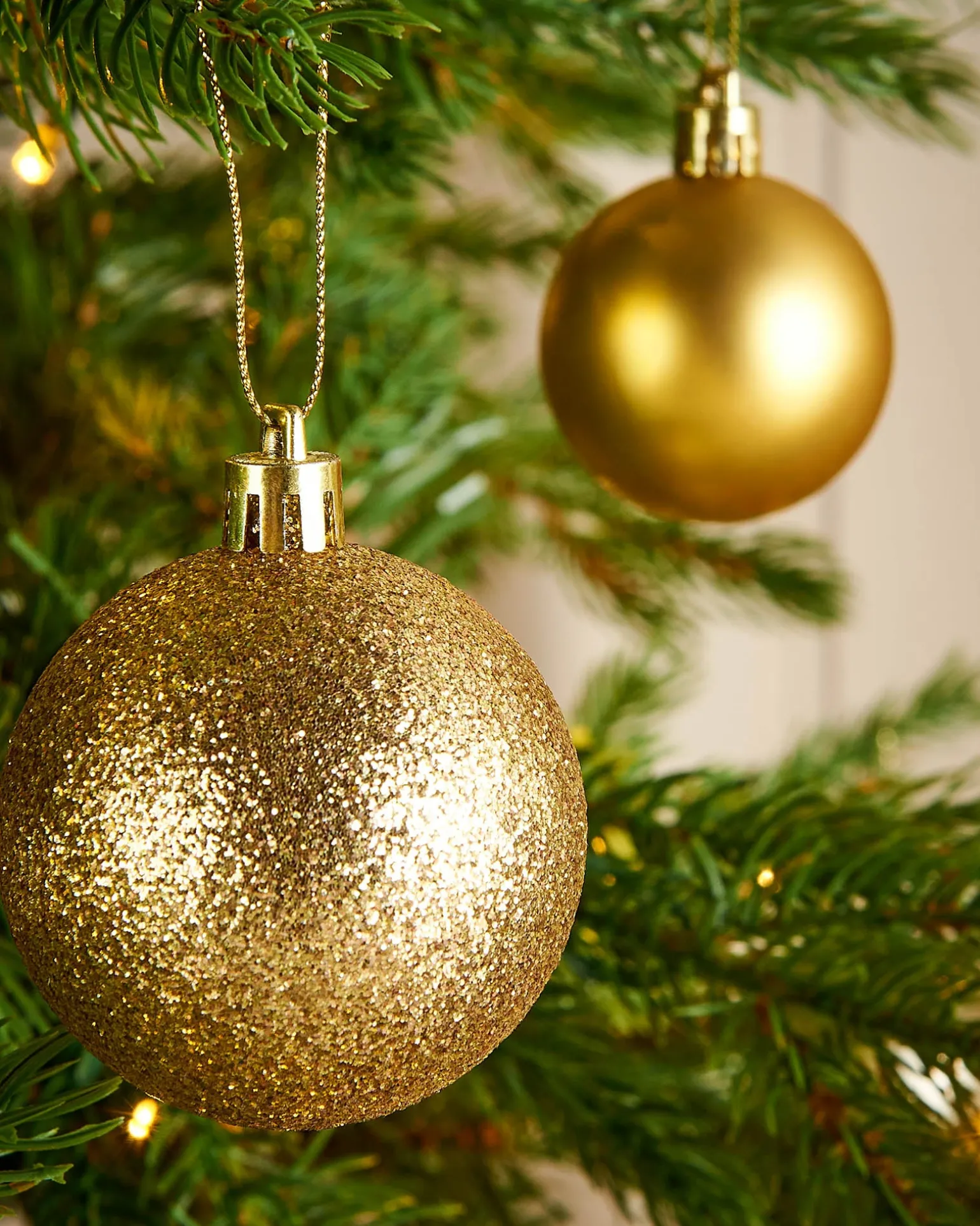 WeRChristmas Christmas Gold Shatterproof Bauble, 50 Pack^ Shatterproof Baubles
