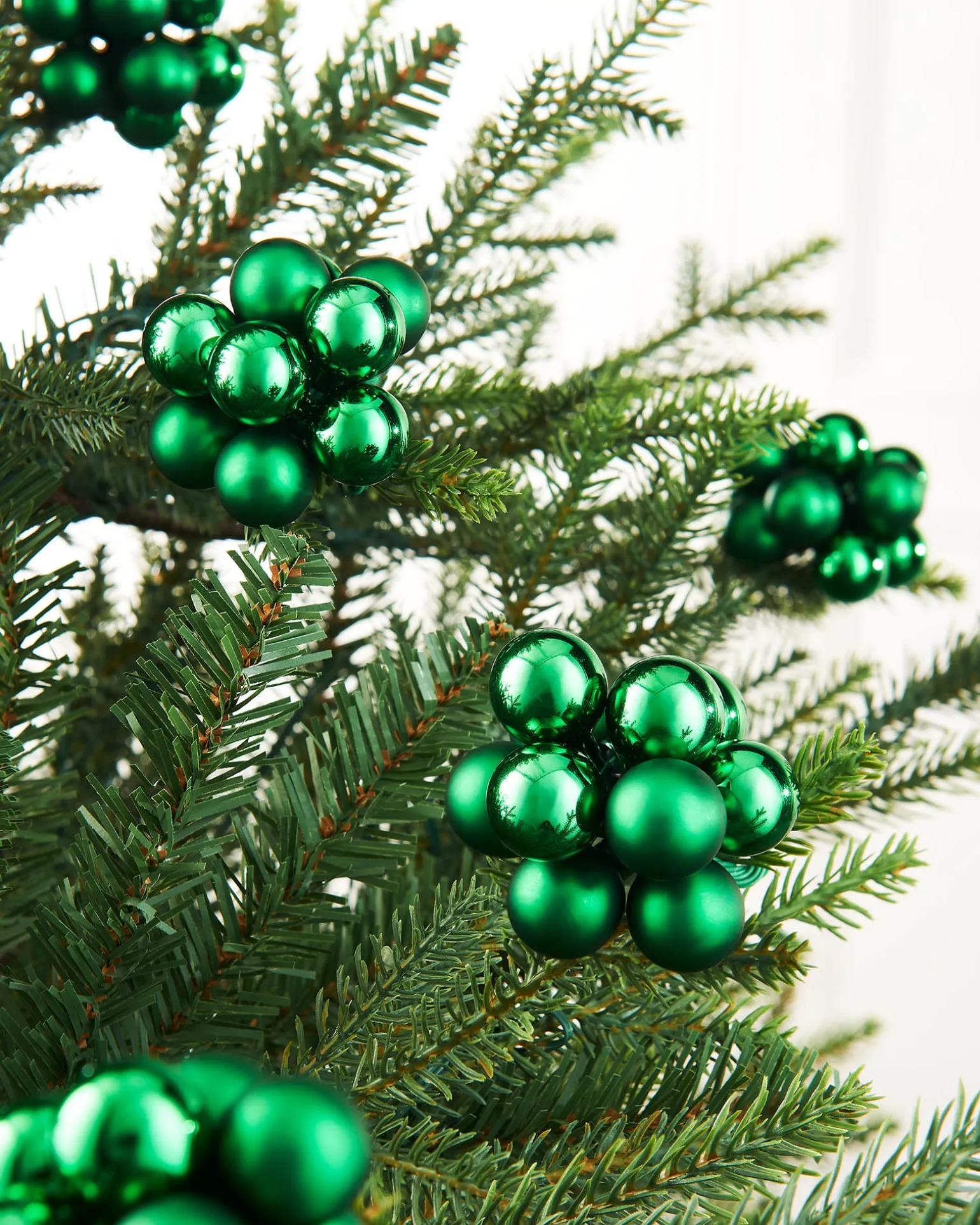 WeRChristmas Christmas Green Glass Berry Cluster Baubles, 10 Pack^ Glass Baubles