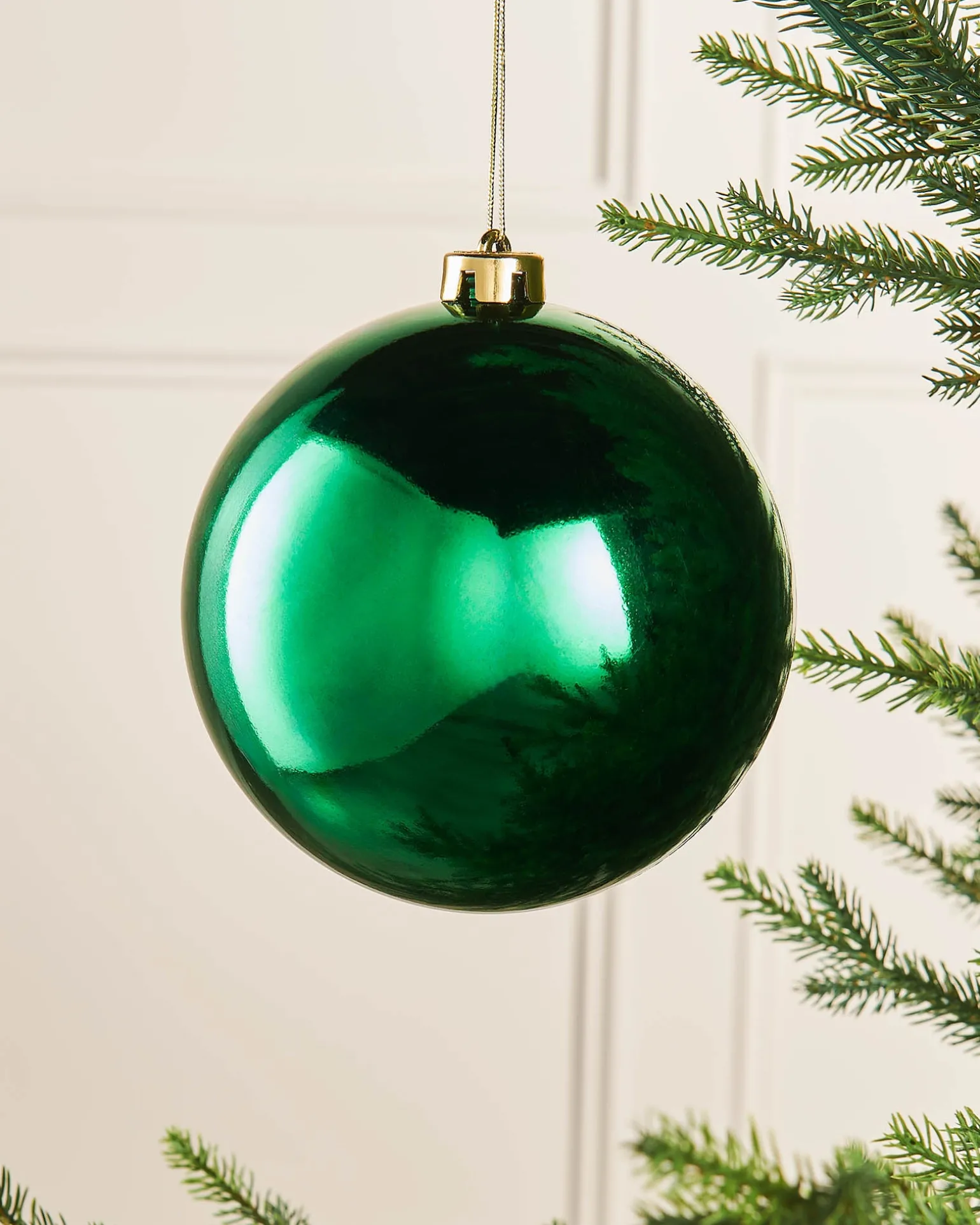WeRChristmas Christmas Green Large Gloss Shatterproof Bauble, 15 Cm^ Oversized Baubles|Shatterproof Baubles