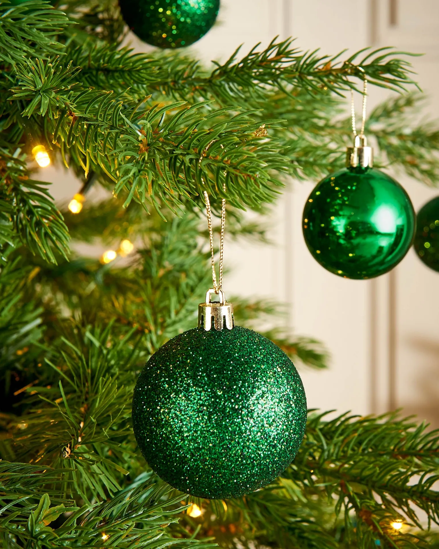 WeRChristmas Christmas Green Shatterproof Bauble, 50 Pack^ Shatterproof Baubles