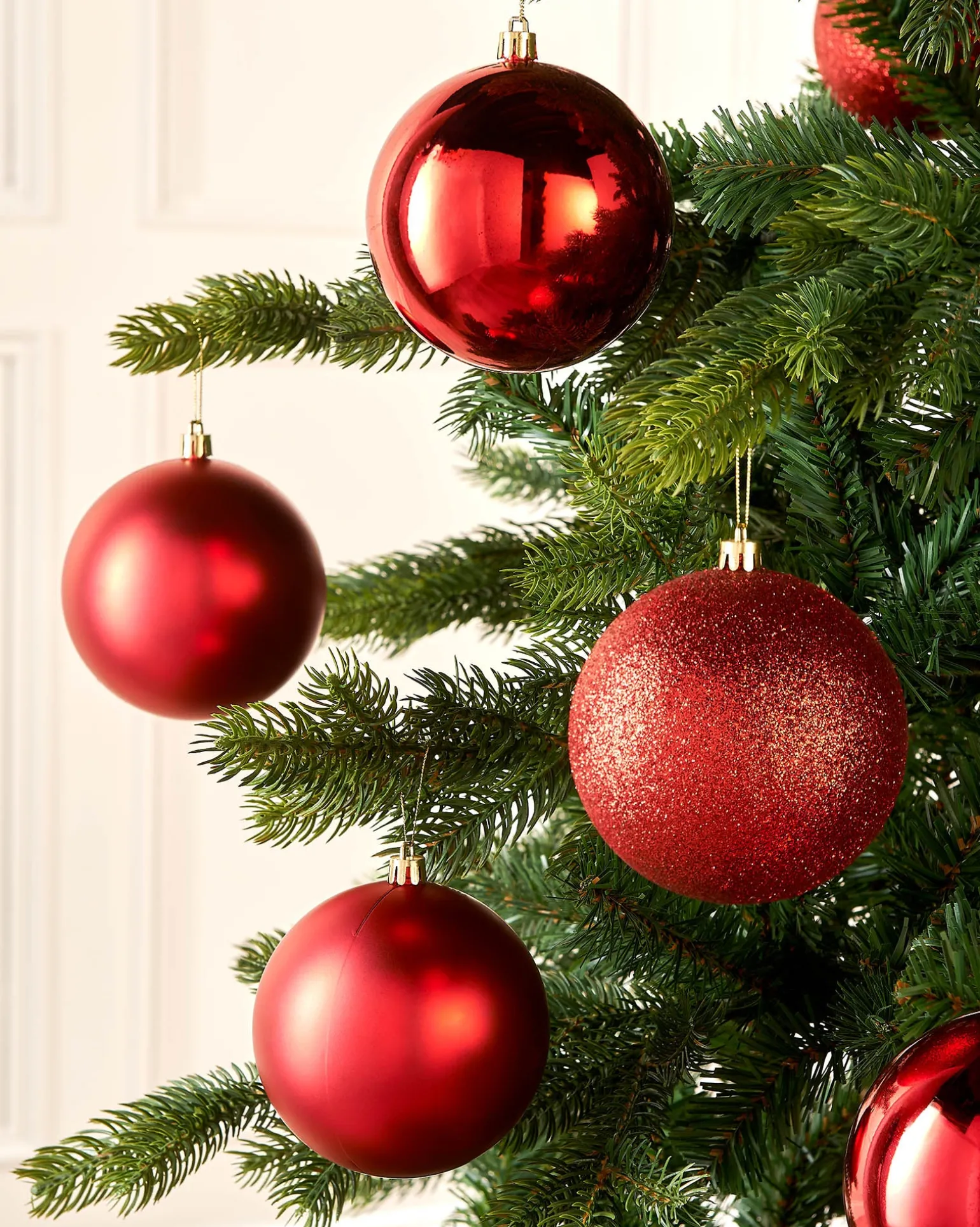 WeRChristmas Christmas Red Shatterproof Baubles, 9 Pack, 10 Cm^ Oversized Baubles|Shatterproof Baubles