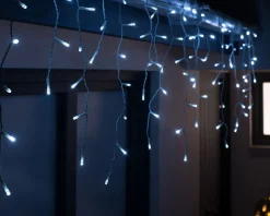 WeRChristmas Connectable Icicle 100 LED Christmas Lights, Bright White^ Connectable Lights
