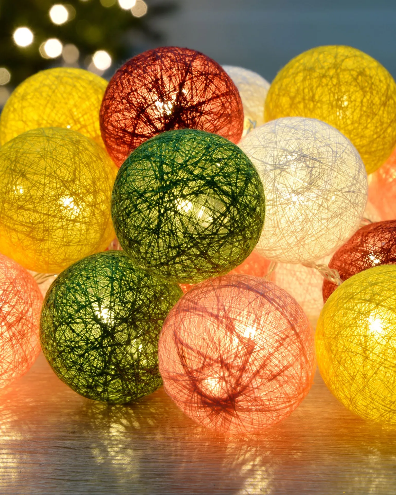WeRChristmas Cotton Ball 20 LED Light String, 1.5 M^ Fairy Lights