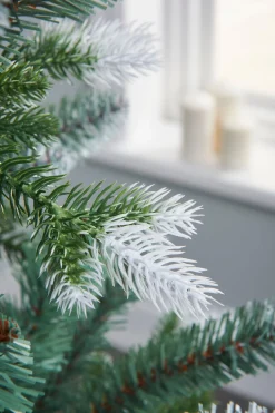 WeRChristmas Evergreen Snow Flocked Tip Christmas Tree, 7 Ft^ Premium Christmas Trees|Snow Flocked Christmas Trees