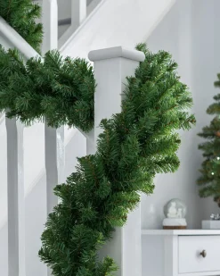 WeRChristmas Extra Thick Pine Garland, Green, 9 Ft^ Plain Garlands