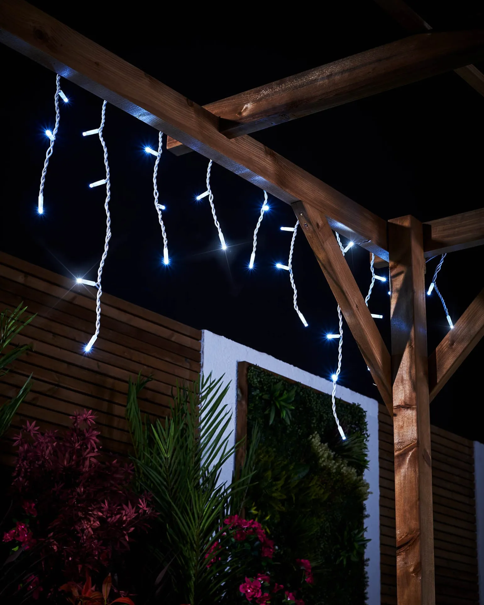 WeRChristmas LINK PRO Twinkling LED Icicle Lights, White^ Link Pro|Icicle Lights