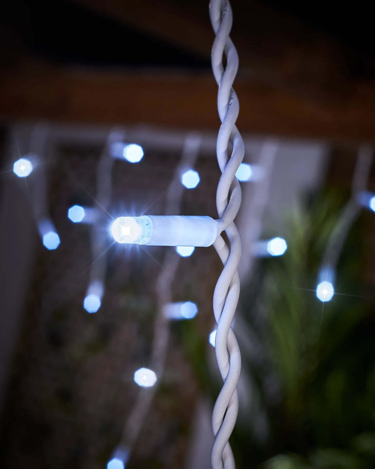 WeRChristmas LINK PRO Twinkling LED Icicle Lights, White^ Link Pro|Icicle Lights
