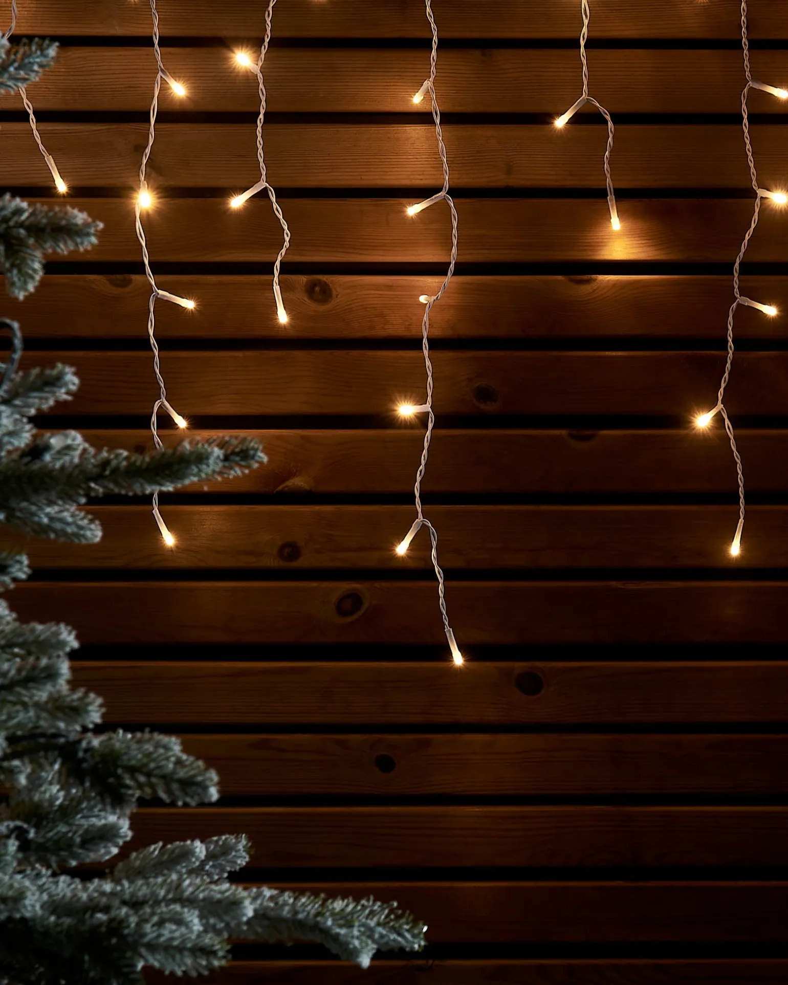 WeRChristmas LINK UP LED Icicle Lights, White Cable, Warm White^ Link Up|Connectable Lights