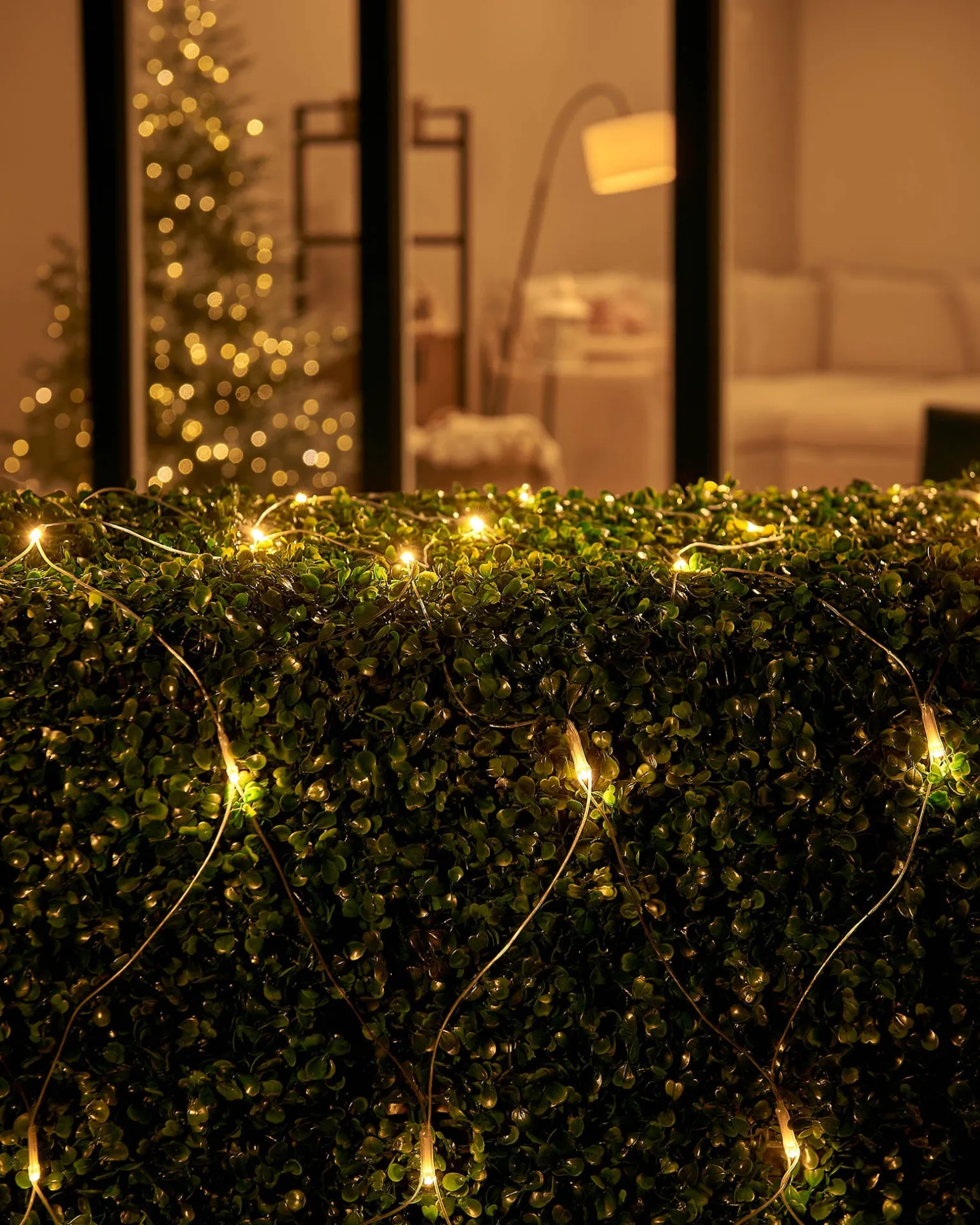 WeRChristmas LINK UP LED Net Lights, 2 M X 2 M, Warm White^ Link Up|Curtain & Net Lights