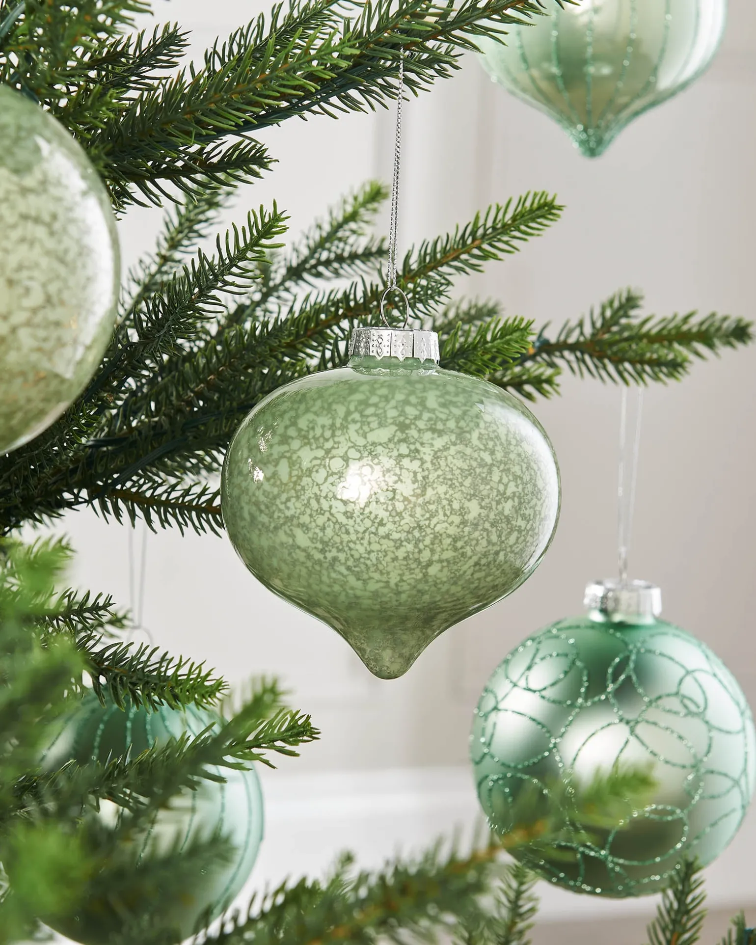 WeRChristmas Mint Green Glass Baubles, 6 Pack, 10 Cm^ Glass Baubles