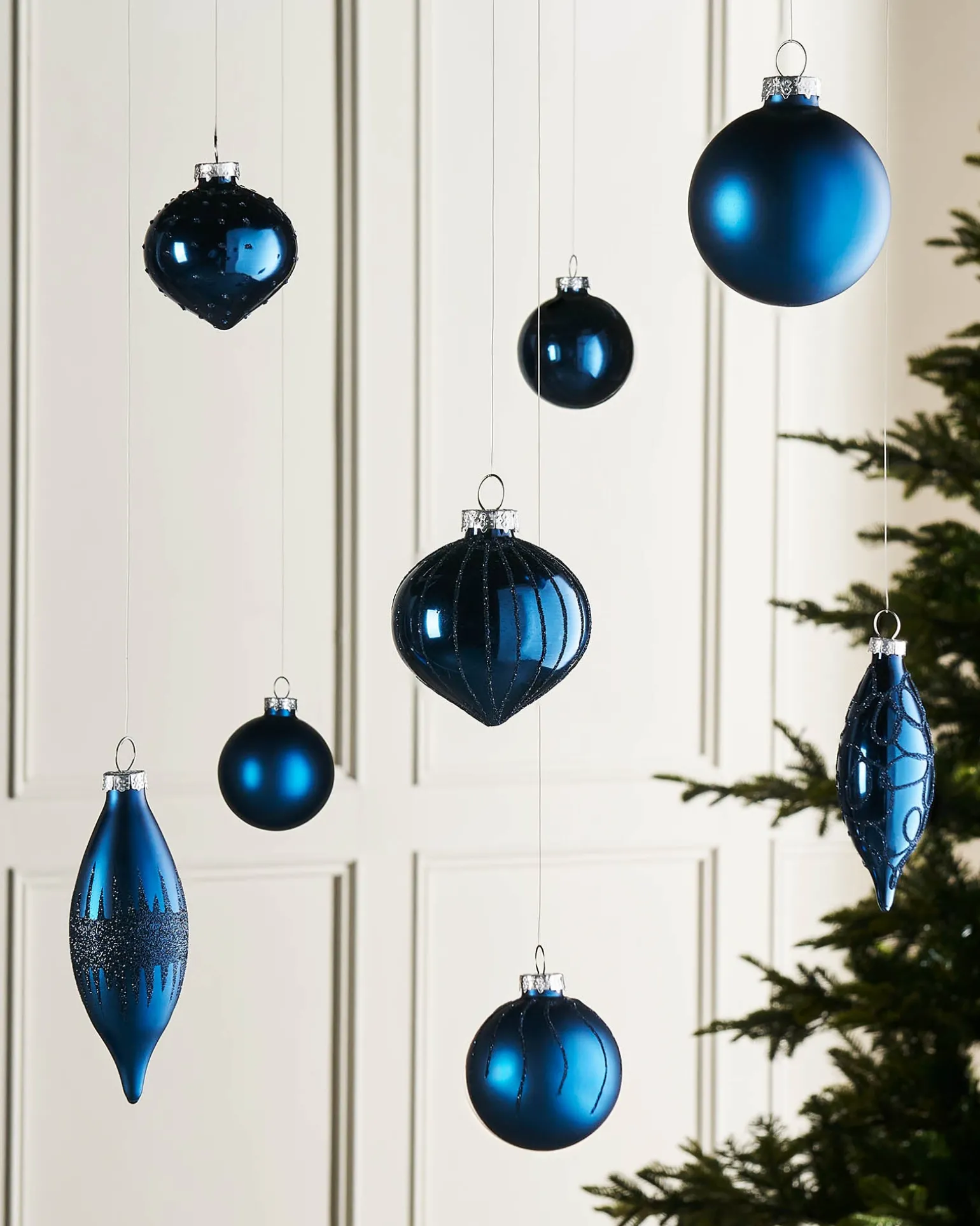 WeRChristmas Navy Blue Glass Baubles, 20 Pack^ Glass Baubles