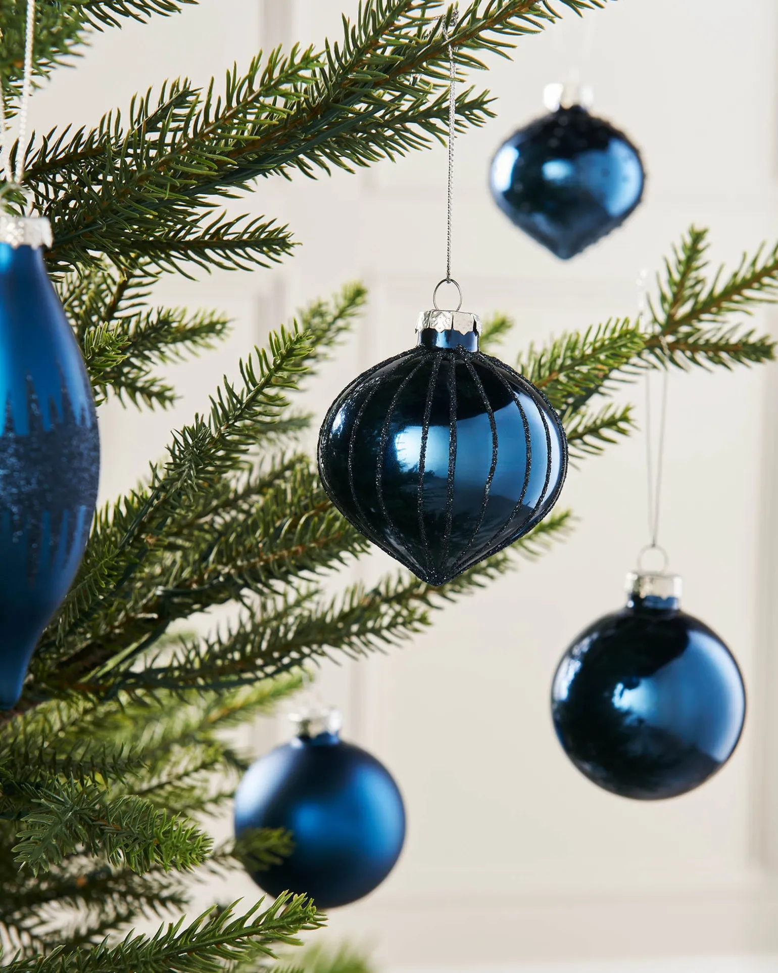 WeRChristmas Navy Blue Glass Baubles, 20 Pack^ Glass Baubles