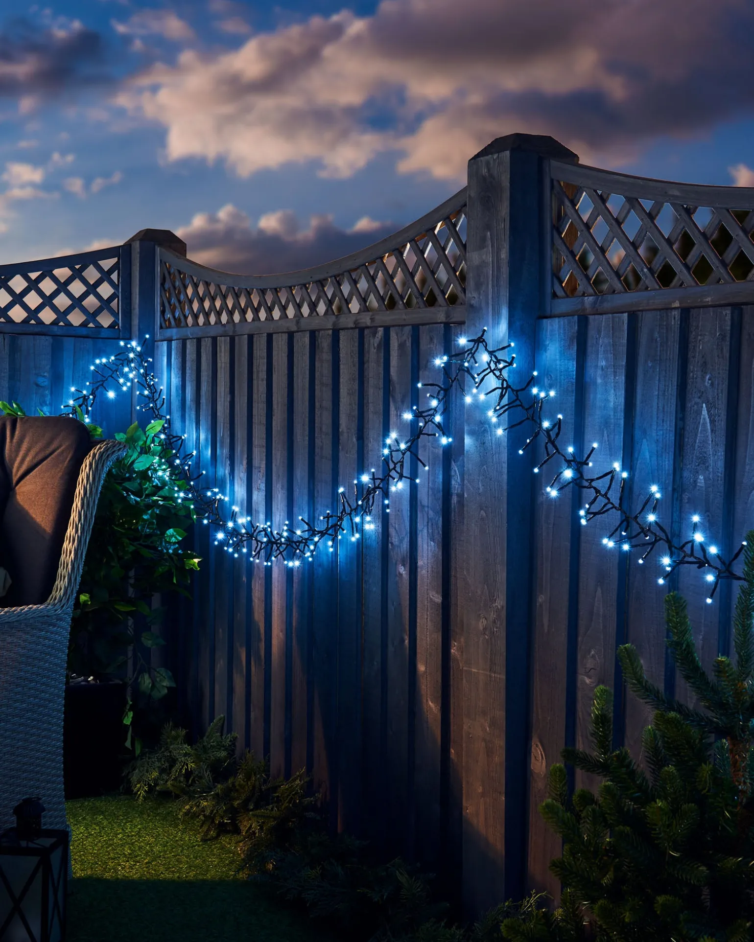 WeRChristmas Outdoor Cluster Multi-Function 500 LED Light String, Ice White^ Cluster Lights|Tree Lights