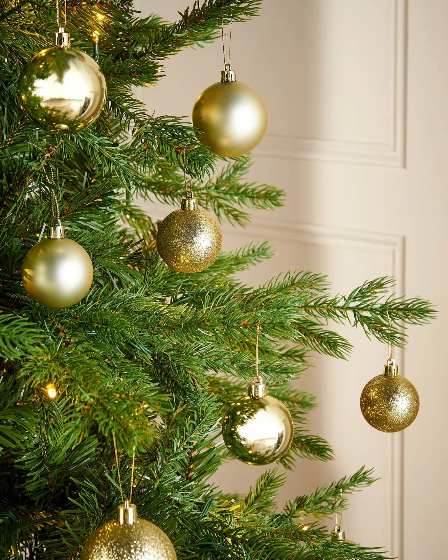 WeRChristmas Pale Gold Shatterproof Bauble, 50 Pack^ Shatterproof Baubles