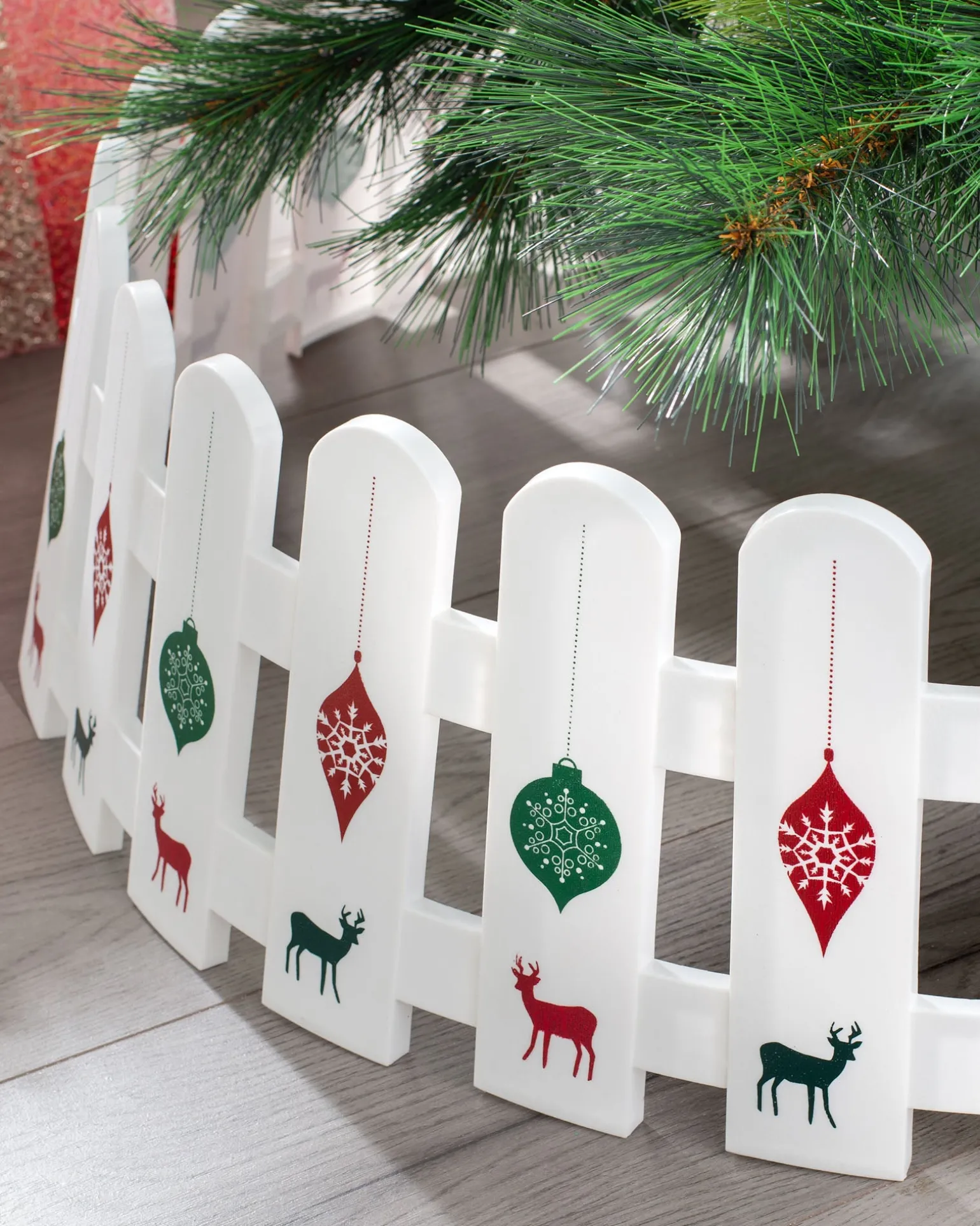 WeRChristmas Picket Fence Tree Collar, 68 Cm^ Skirts & Collars
