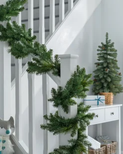 WeRChristmas Plain Garland, 18 Ft^ Extra Large Garlands|Plain Garlands
