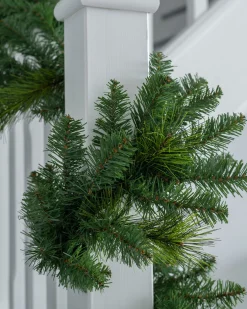 WeRChristmas Plain Garland, 18 Ft^ Extra Large Garlands|Plain Garlands