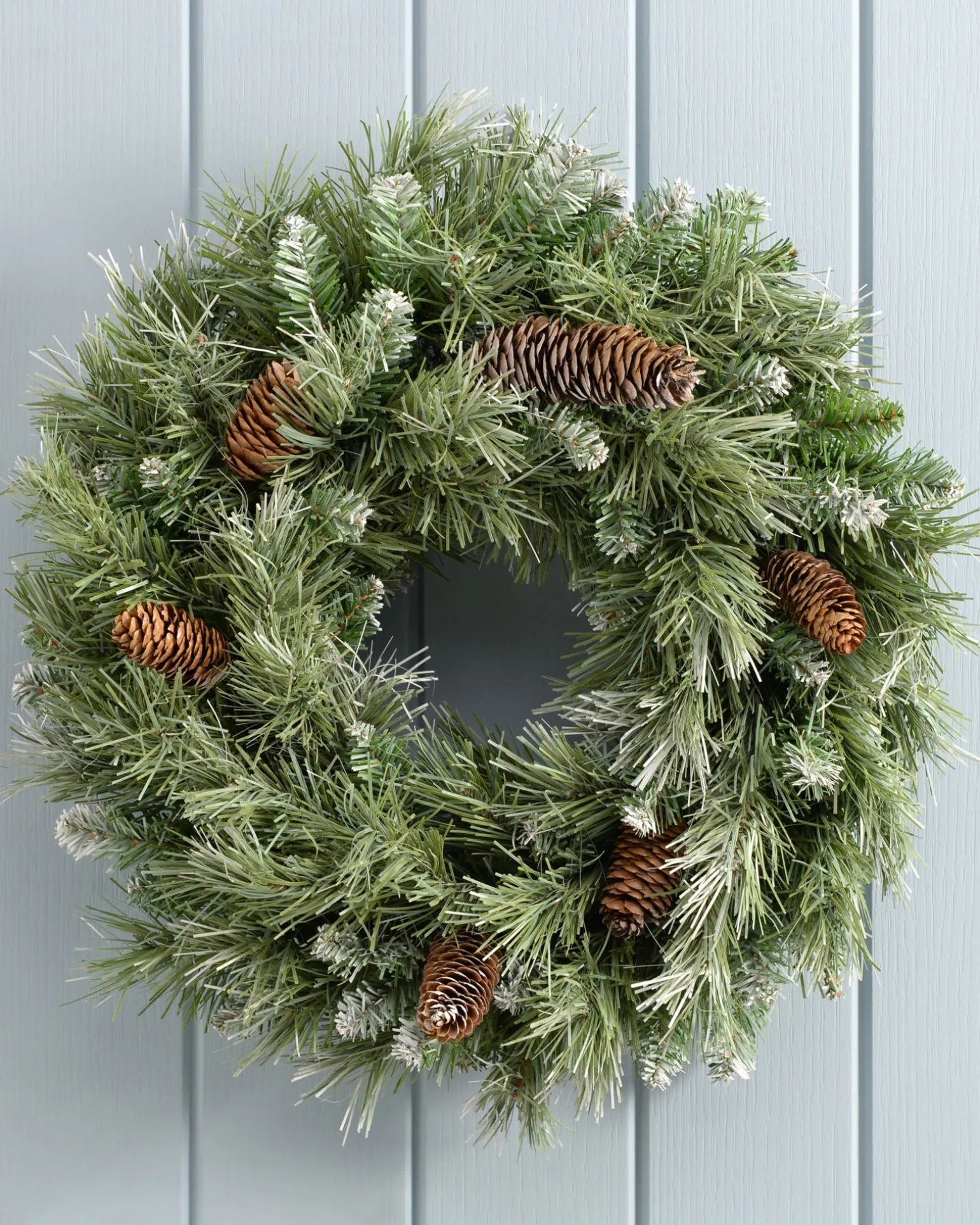 WeRChristmas Pre-Decorated Frosted Scandinavian Blue Spruce Wreath, 50 Cm^ Decorated Wreaths