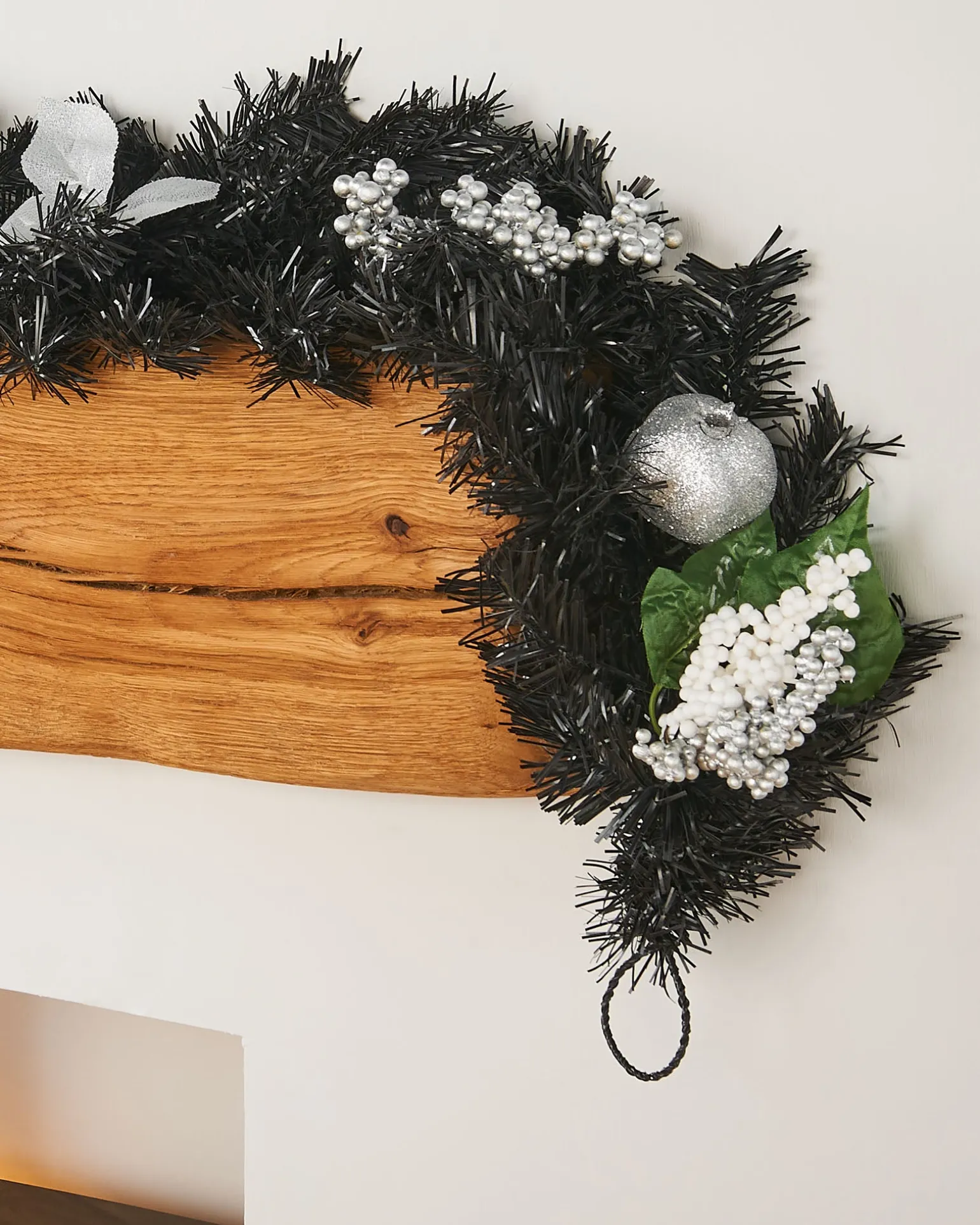 WeRChristmas Pre-Decorated Garland, Black/Silver, 6 Ft^ Decorated Garlands
