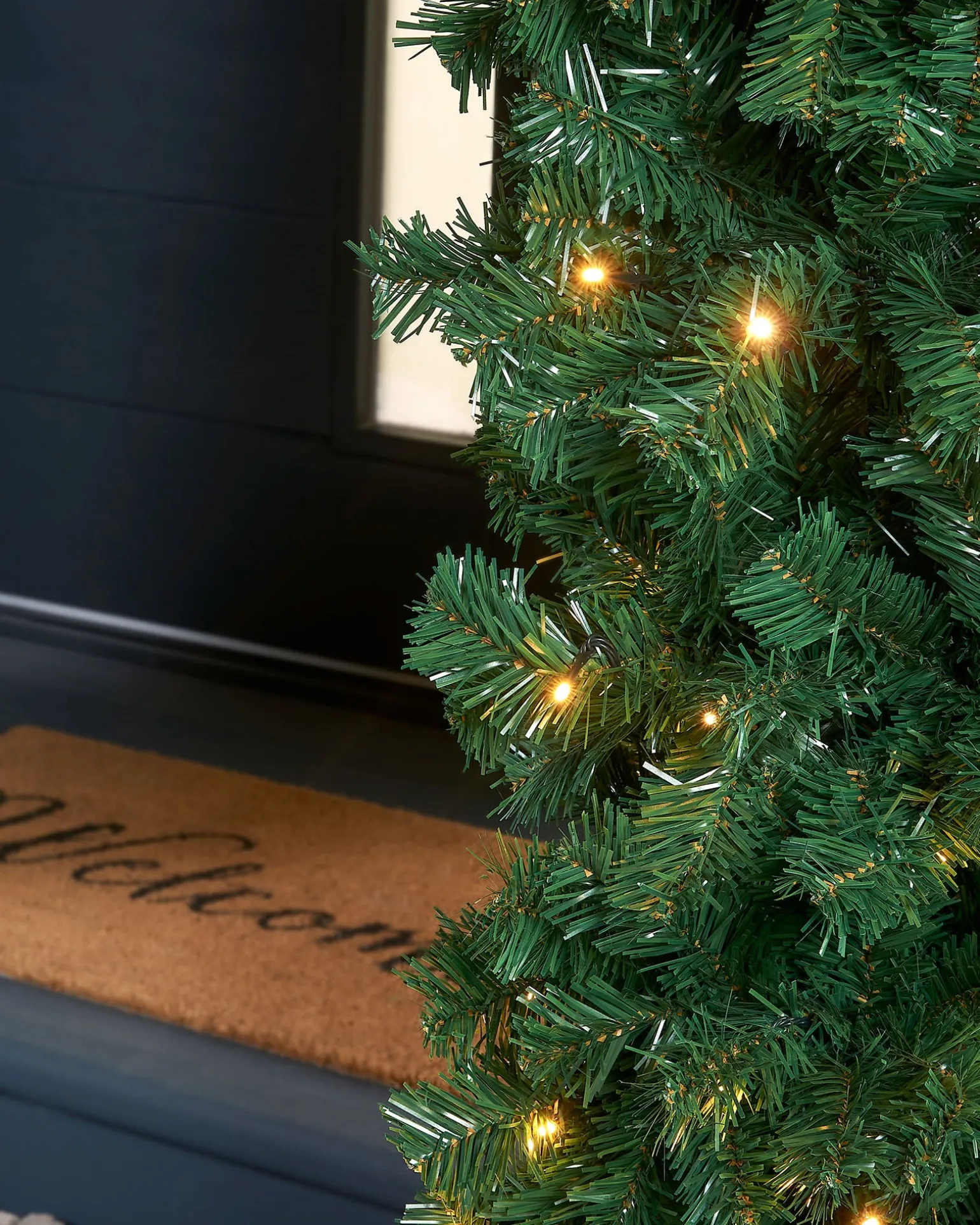 WeRChristmas Pre-Lit Arch Doorway Garland, 8 Ft^ Pre Lit Garlands