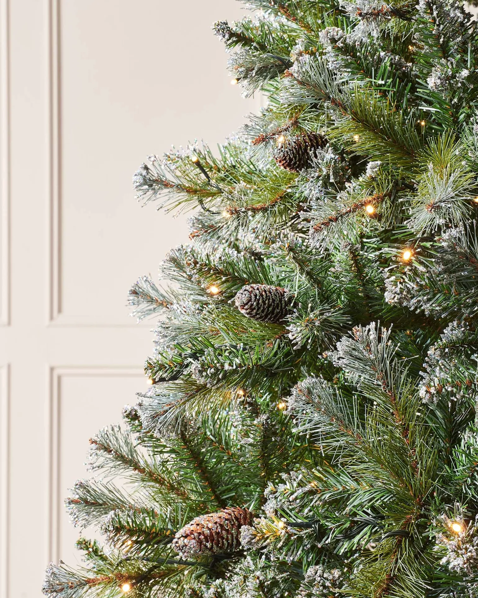 WeRChristmas Pre-lit Blue Brockton Spruce Christmas Tree, 7 Ft^ Snow Flocked Christmas Trees|Pre Lit Christmas Trees