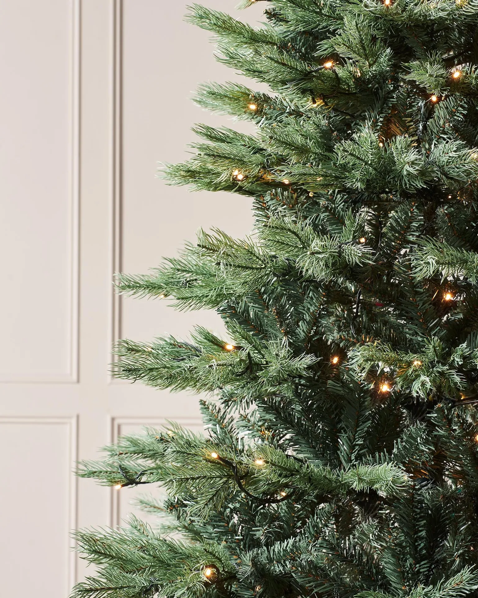WeRChristmas Pre-Lit Colorado Blue Spruce Christmas Tree, 7 Ft^ Premium Christmas Trees|Pre Lit Christmas Trees