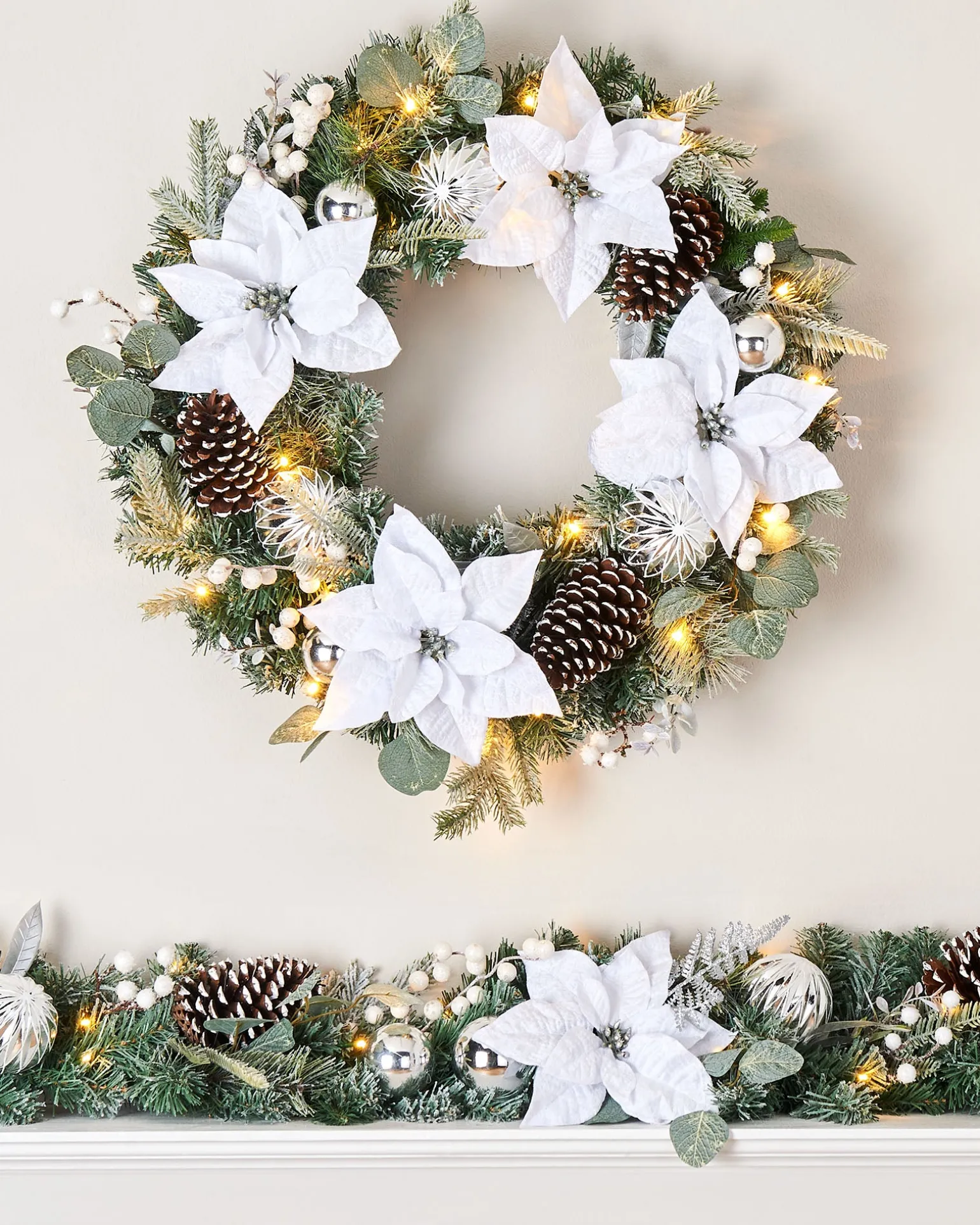 WeRChristmas Pre-Lit Decorated Frosted Wreath, White/Silver, 60 Cm^ Decorated Wreaths|Pre Lit Wreaths