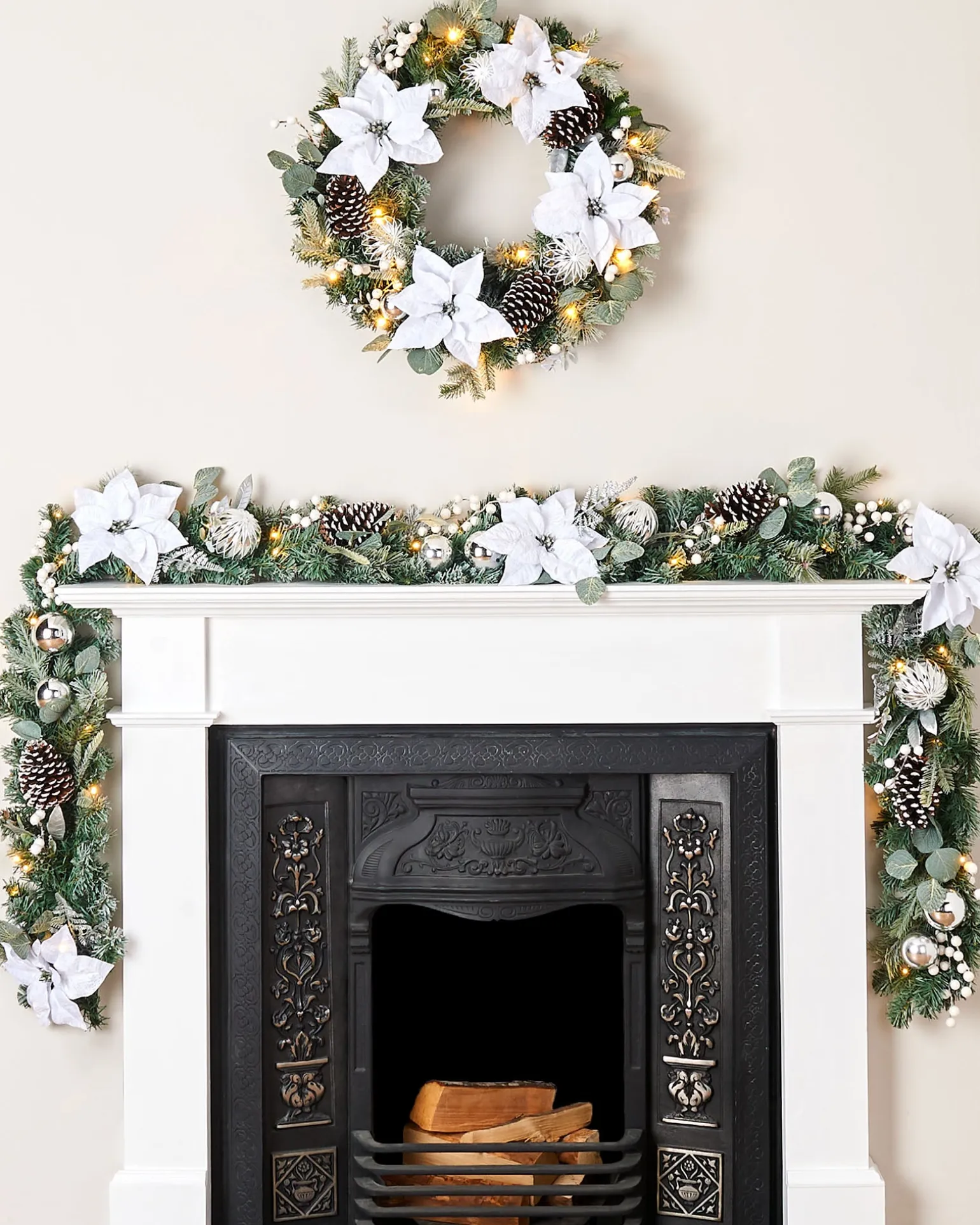 WeRChristmas Pre-Lit Decorated Frosted Wreath, White/Silver, 60 Cm^ Decorated Wreaths|Pre Lit Wreaths