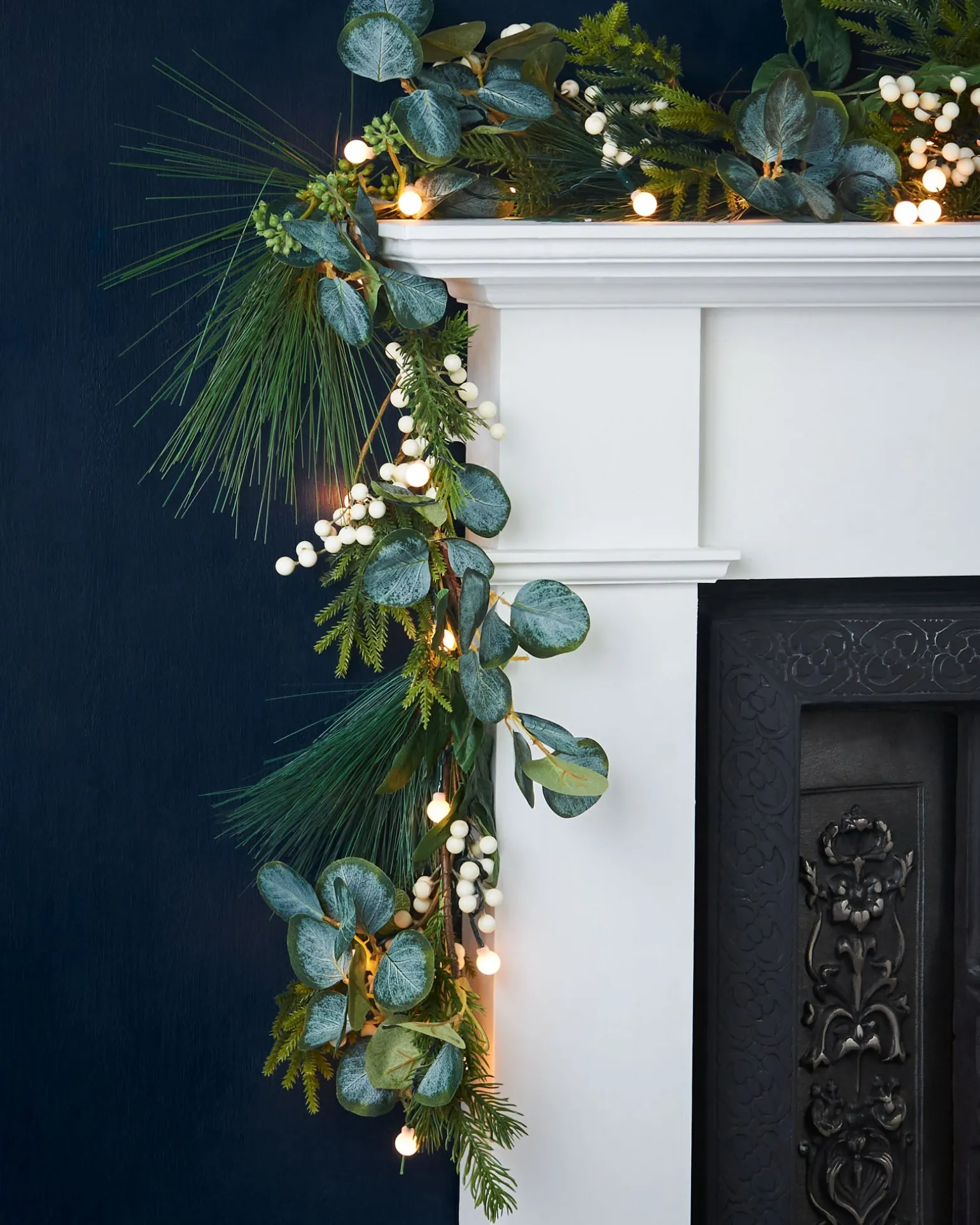 WeRChristmas Pre-Lit Decorated Garland, Berries & Eucalyptuses, 9 Ft^ Plain Garlands|Decorated Garlands