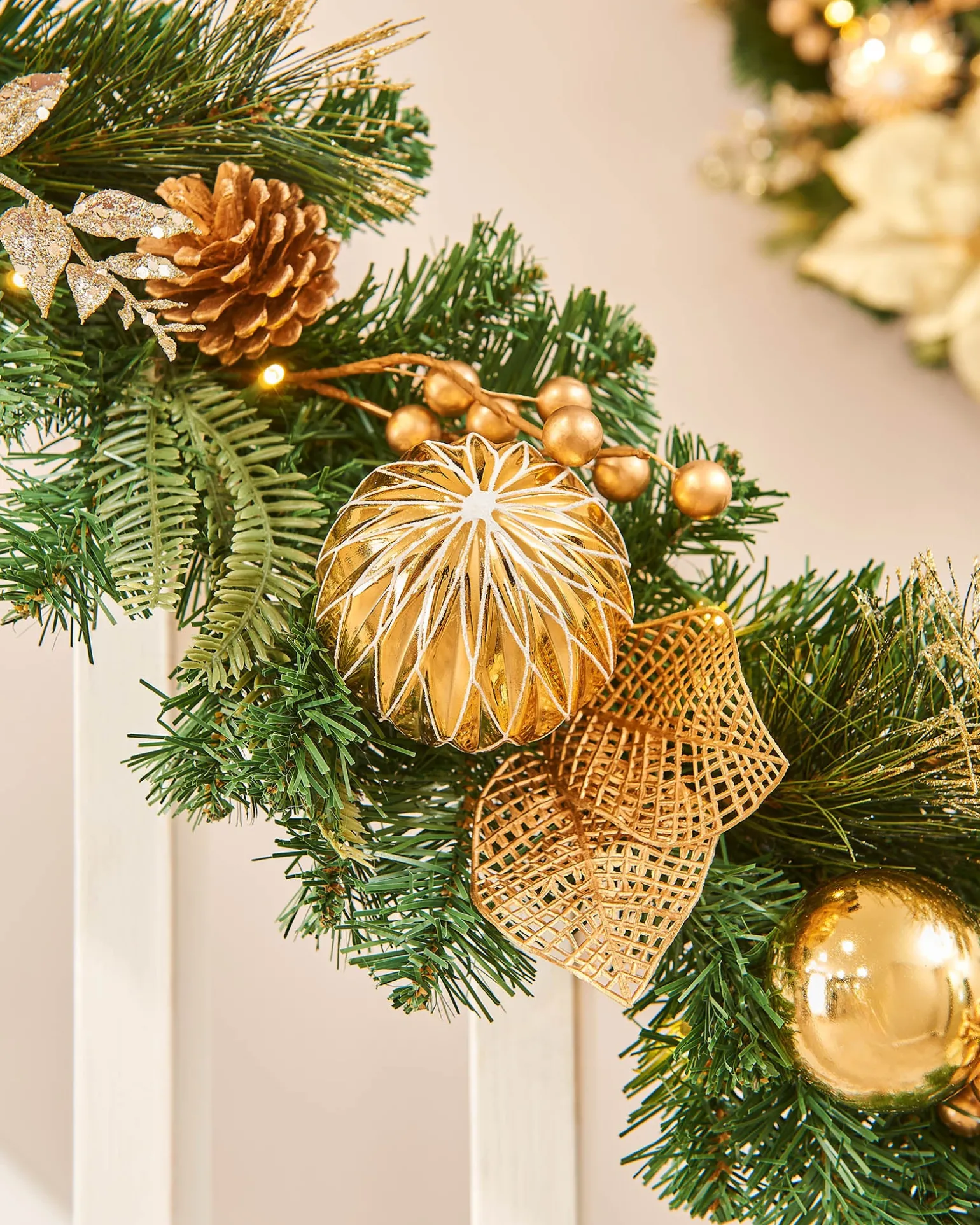 WeRChristmas Pre-Lit Decorated Garland, Cream/Gold, 9 Ft^ Decorated Garlands|Pre Lit Garlands