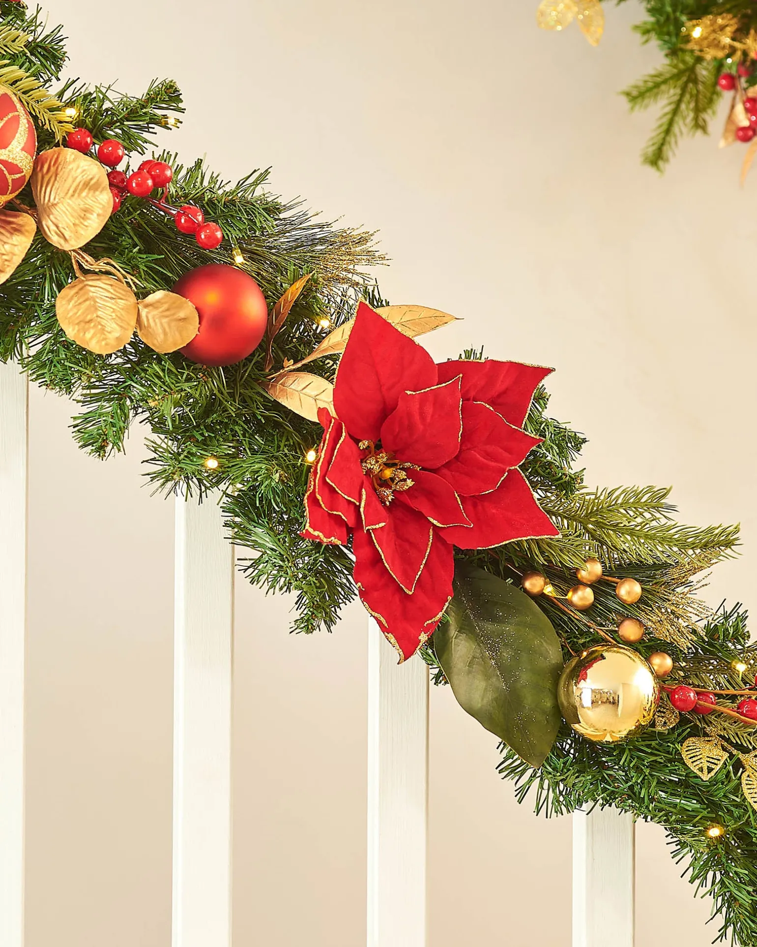WeRChristmas Pre-Lit Decorated Garland, Red/Gold, 9 Ft^ Decorated Garlands|Pre Lit Garlands