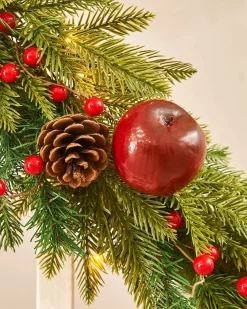 WeRChristmas Pre-Lit Decorated Garland, Apples & Cinnamon Sticks, 9 Ft^ Decorated Garlands|Pre Lit Garlands