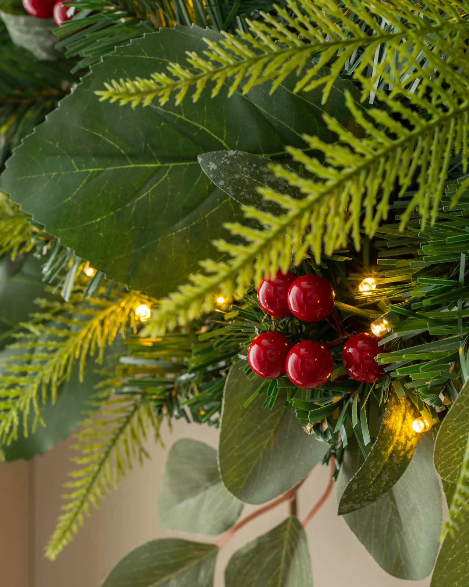 WeRChristmas Pre-Lit Decorated Wreath, Berries & Eucalyptuses, 60 Cm^ Decorated Wreaths|Pre Lit Wreaths