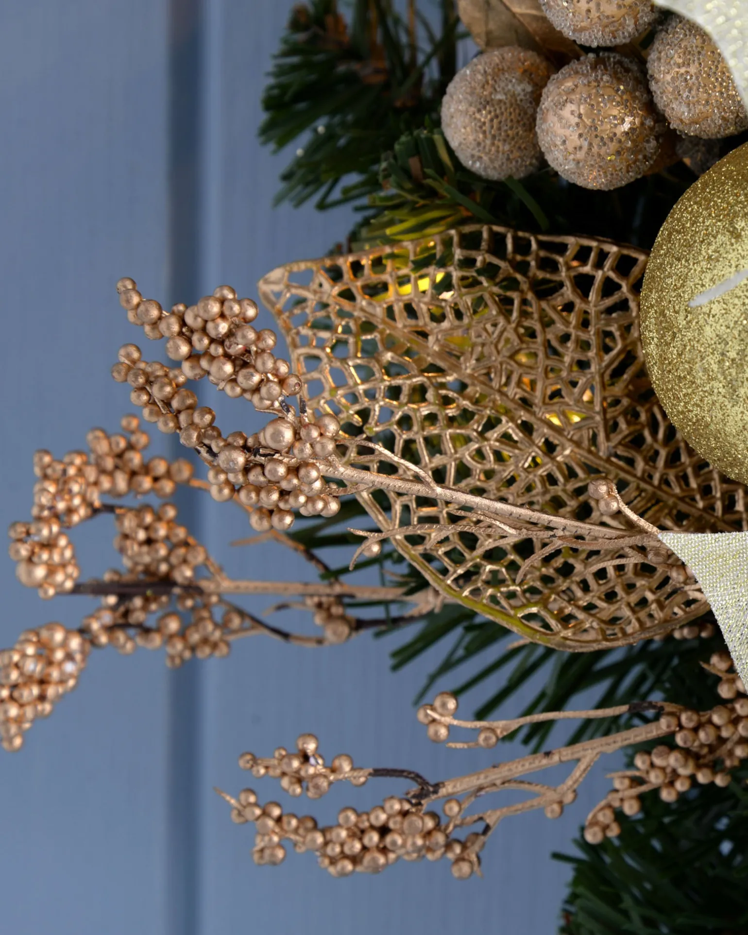 WeRChristmas Pre-Lit Decorated Wreath, Cream/Gold, 60 Cm^ Decorated Wreaths|Pre Lit Wreaths