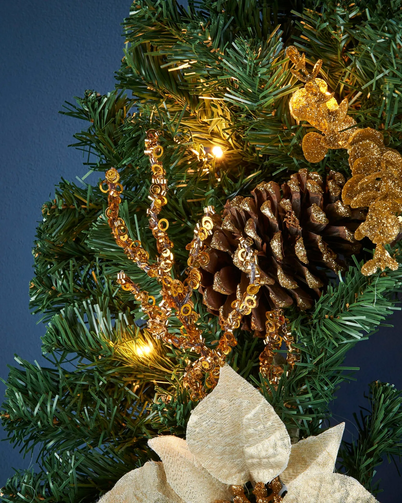 WeRChristmas Pre-Lit Decorated Wreath, Gold/Cream, 60 Cm^ Decorated Wreaths|Pre Lit Wreaths