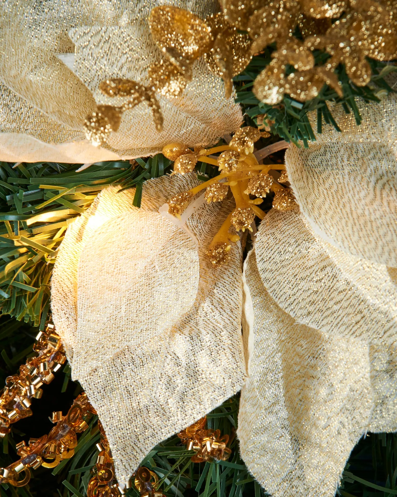 WeRChristmas Pre-Lit Decorated Wreath, Gold/Cream, 60 Cm^ Decorated Wreaths|Pre Lit Wreaths