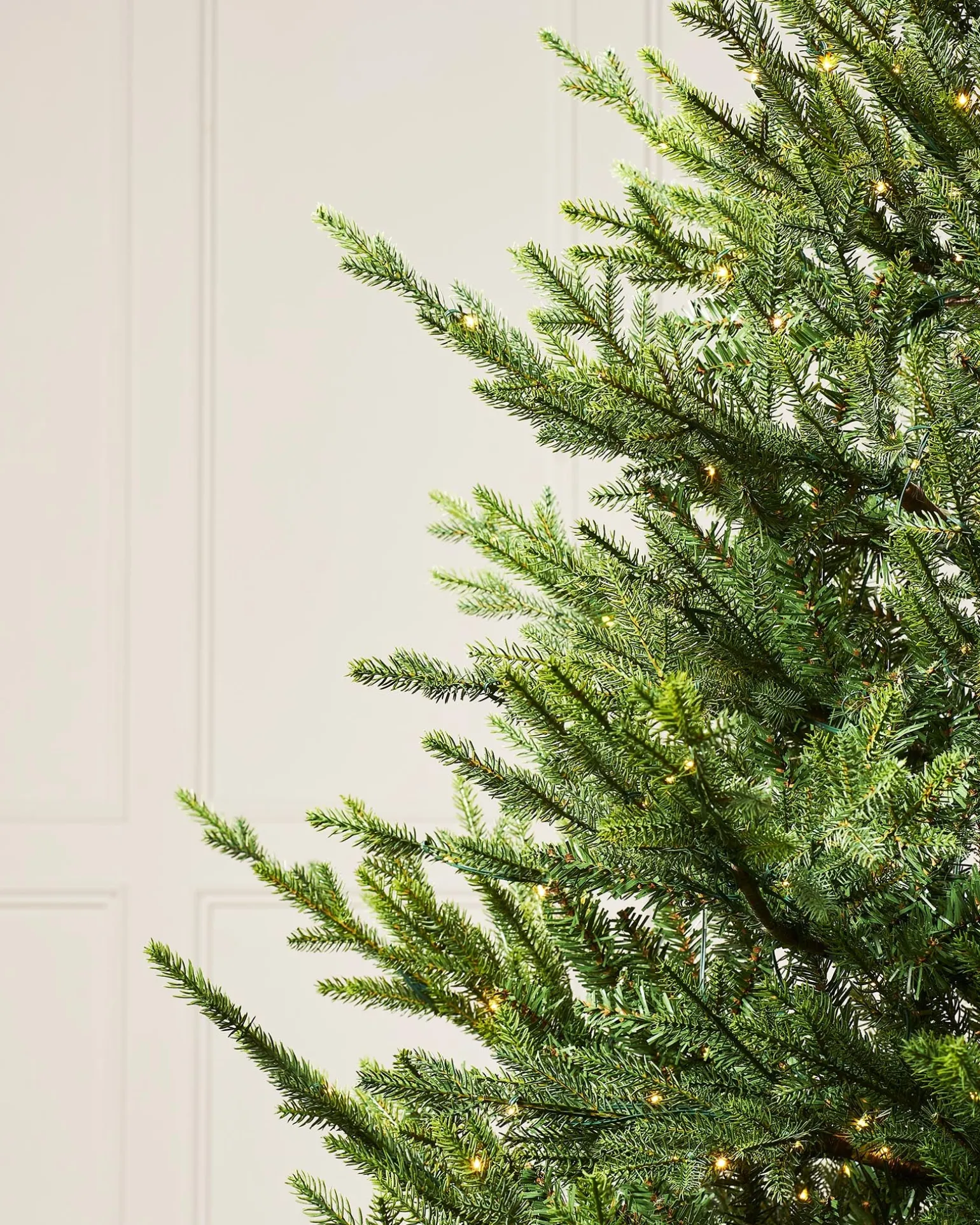 WeRChristmas Pre-Lit Douglas Fir Christmas Tree, 9 Ft^ Premium Christmas Trees|Pre Lit Christmas Trees
