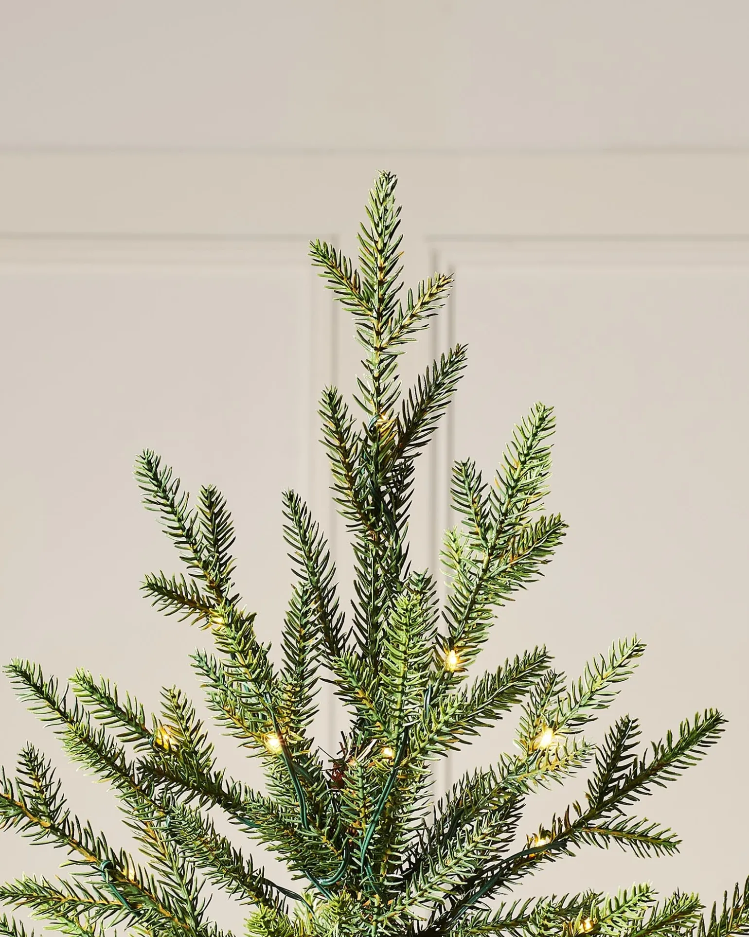 WeRChristmas Pre-Lit Douglas Fir Christmas Tree, 6 Ft^ Premium Christmas Trees|Pre Lit Christmas Trees