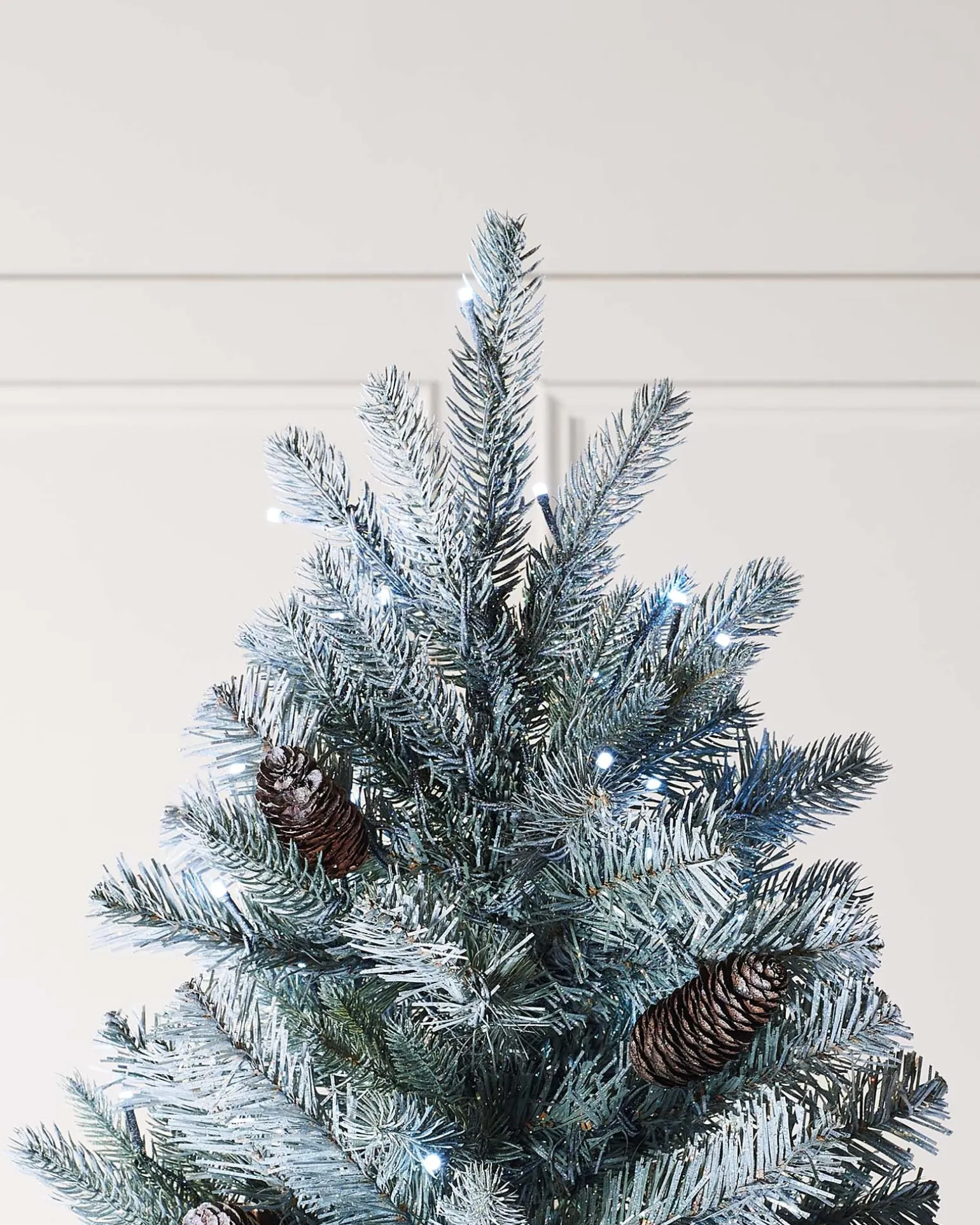 WeRChristmas Pre-Lit Edwardian Spruce Multi-Function Christmas Tree, 5 Ft^ Premium Christmas Trees|Budget Christmas Trees