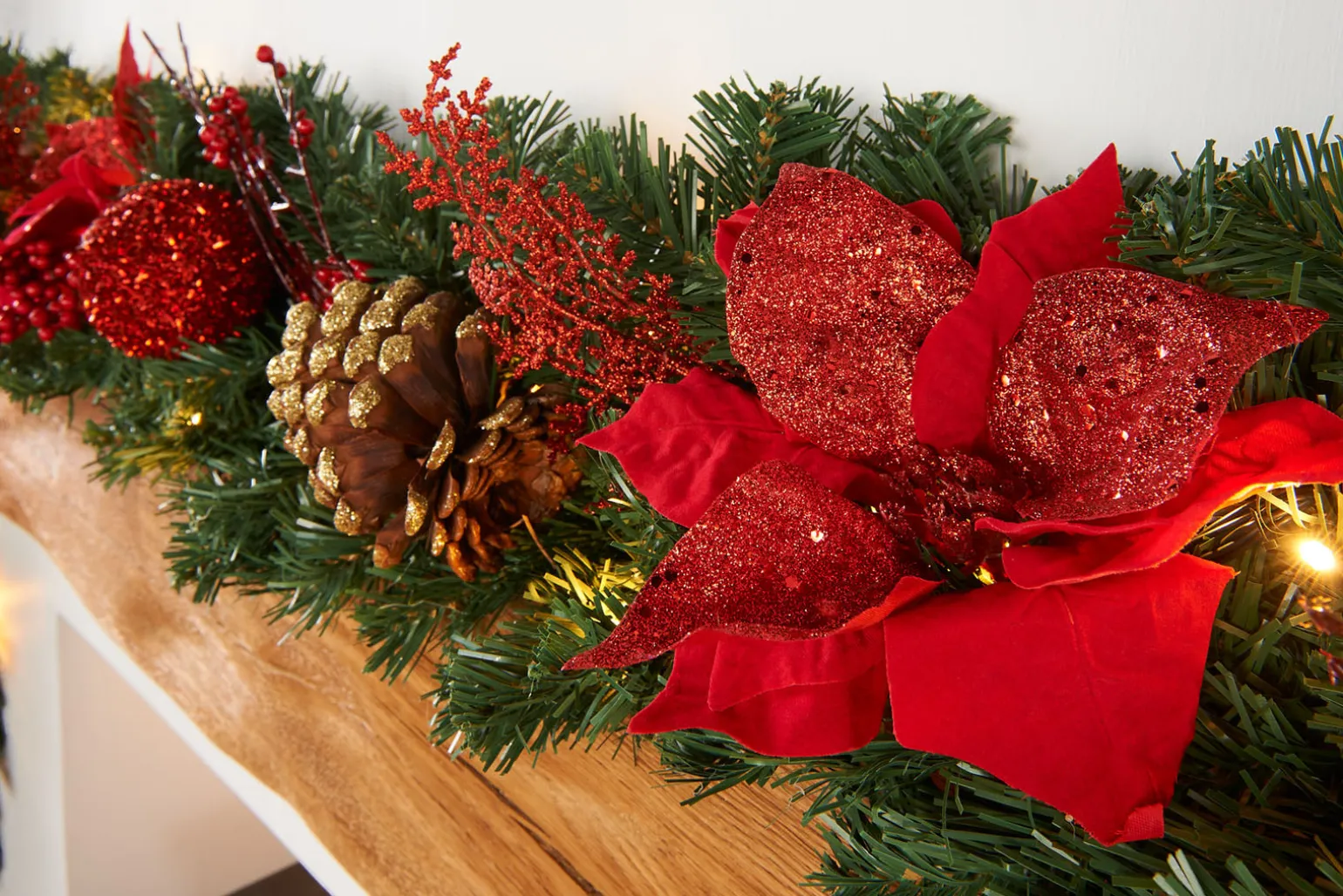 WeRChristmas Pre-Lit Extra Thick Decorated Garland, Red/Gold, 9 Ft^ Decorated Garlands|Pre Lit Garlands