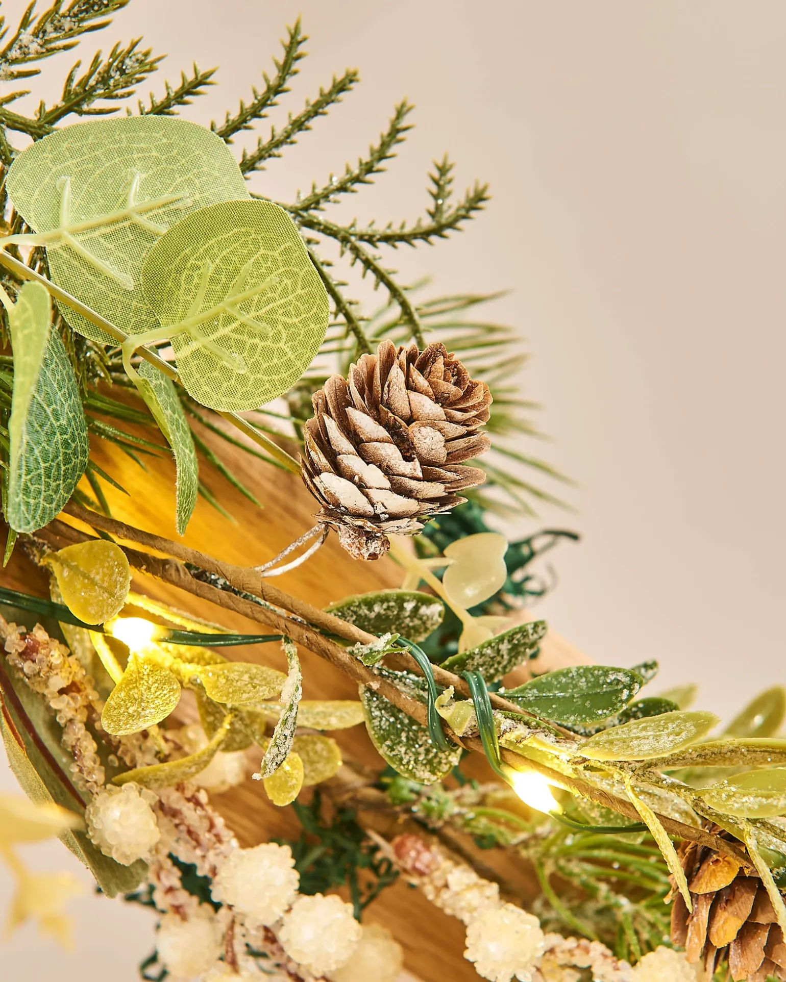 WeRChristmas Pre-Lit Frosted Eucalyptus Garland, 9 Ft^ Decorated Garlands|Pre Lit Garlands